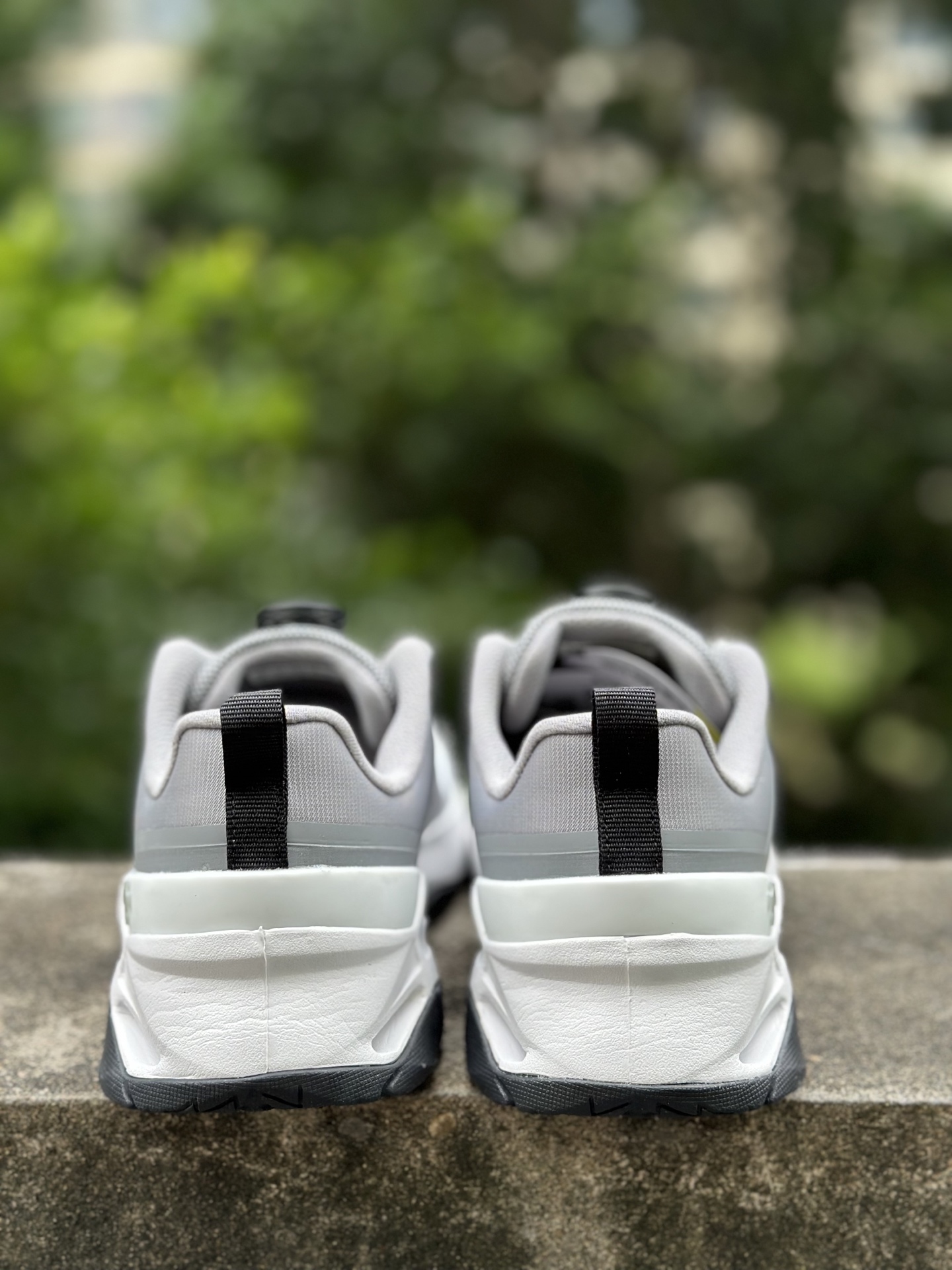 迪桑特DESCENTE CIRCUIT 2.0 WIRE 时尚舒适 低帮 训练鞋 白灰 D5331TCT07-Top High Quatity Cheap Sneakers Fashion Clothing Clothes Bags handbags Shoes of all Brand wholesale With The best Quality And Beautiful Price from China Factory Chinese suppliers wholesaler seller 迪桑特DESCENTE CIRCUIT 2.0 WIRE 时尚舒适 低帮 训练鞋 白灰 D5331TCT07