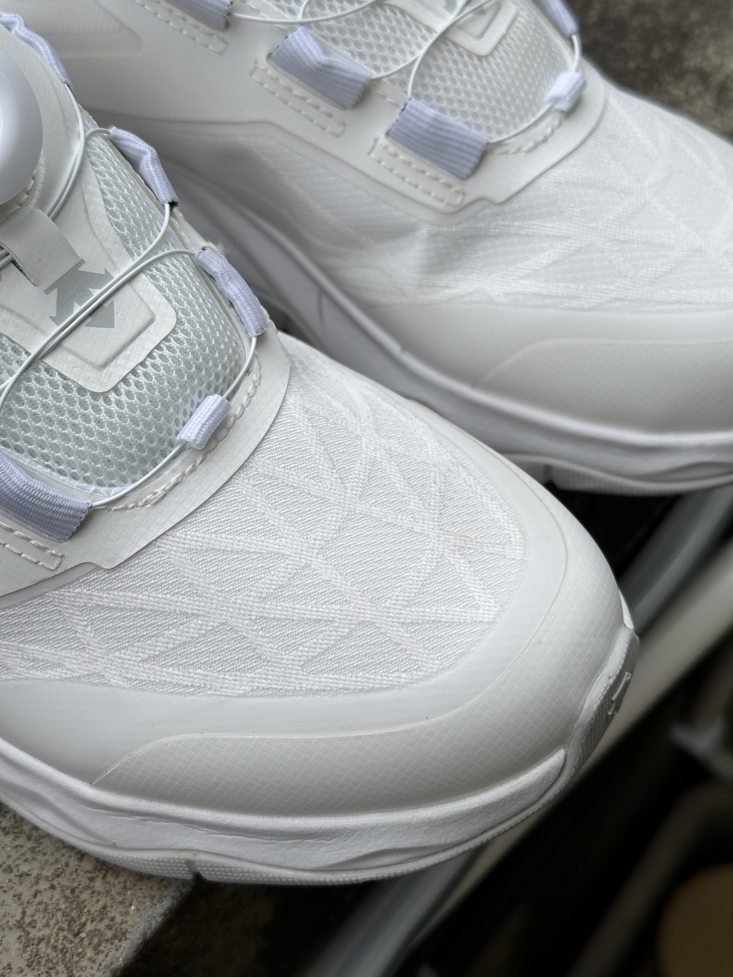 迪桑特DESCENTE CIRCUIT 2.0 WIRE 时尚舒适 低帮 训练鞋 白 D5331TCT07-Top High Quatity Cheap Sneakers Fashion Clothing Clothes Bags handbags Shoes of all Brand wholesale With The best Quality And Beautiful Price from China Factory Chinese suppliers wholesaler seller 迪桑特DESCENTE CIRCUIT 2.0 WIRE 时尚舒适 低帮 训练鞋 白 D5331TCT07