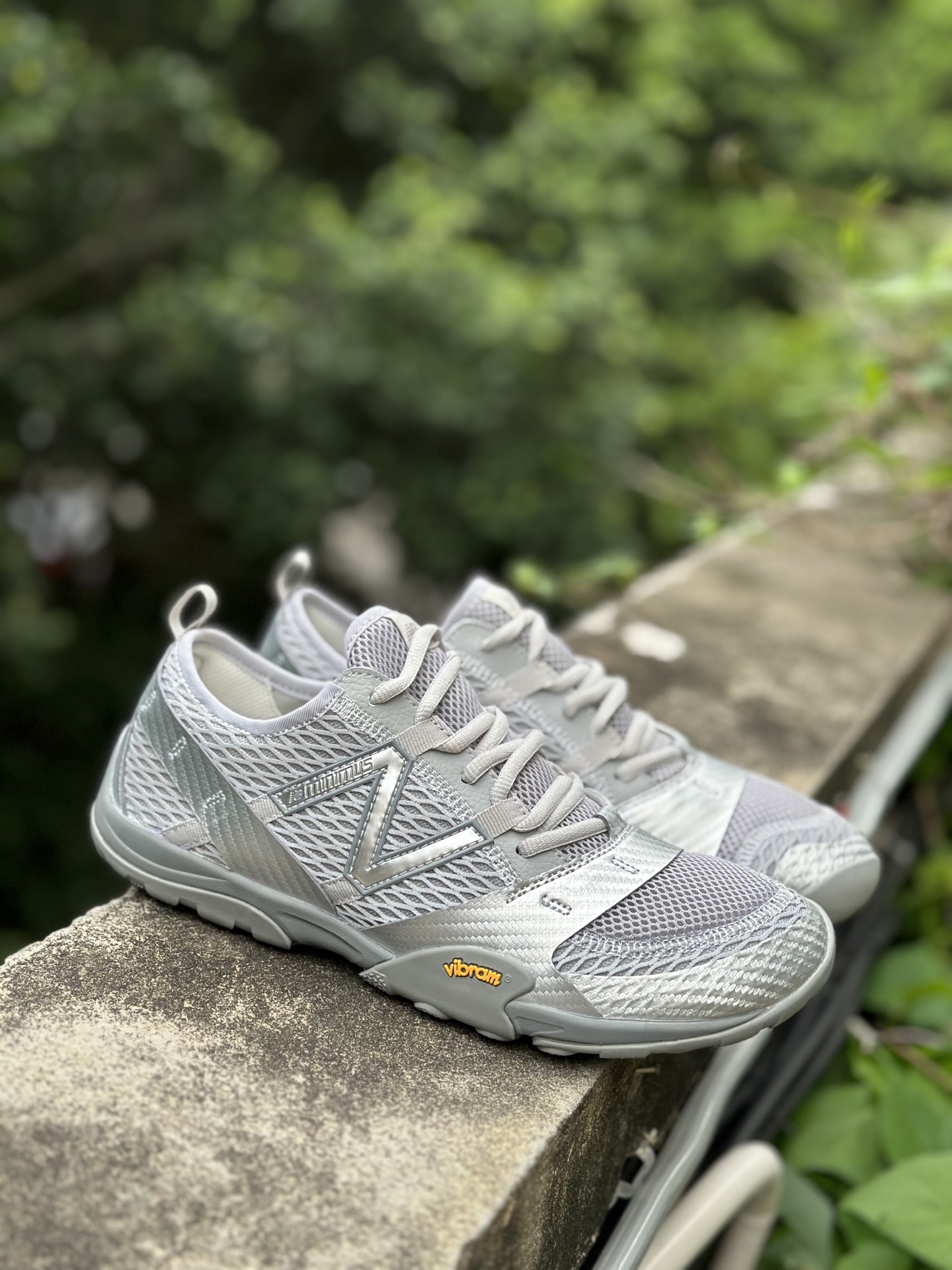 New Balance MT10O 网布皮革 MT10O 舒适百搭 低帮 生活休闲鞋 男女同款 银灰 货号:MT100AB