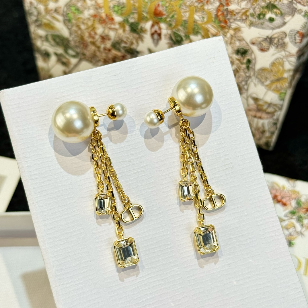 Dior Jewelry Earring Best Replica Quality
 Yellow Brass