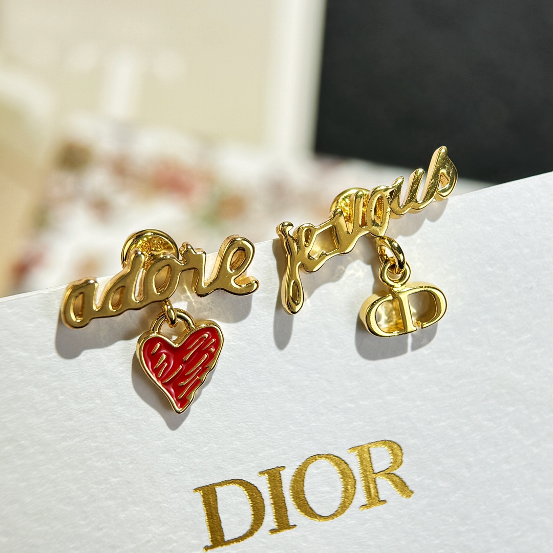 Good
 Dior mirror quality
 Jewelry Earring Yellow Brass