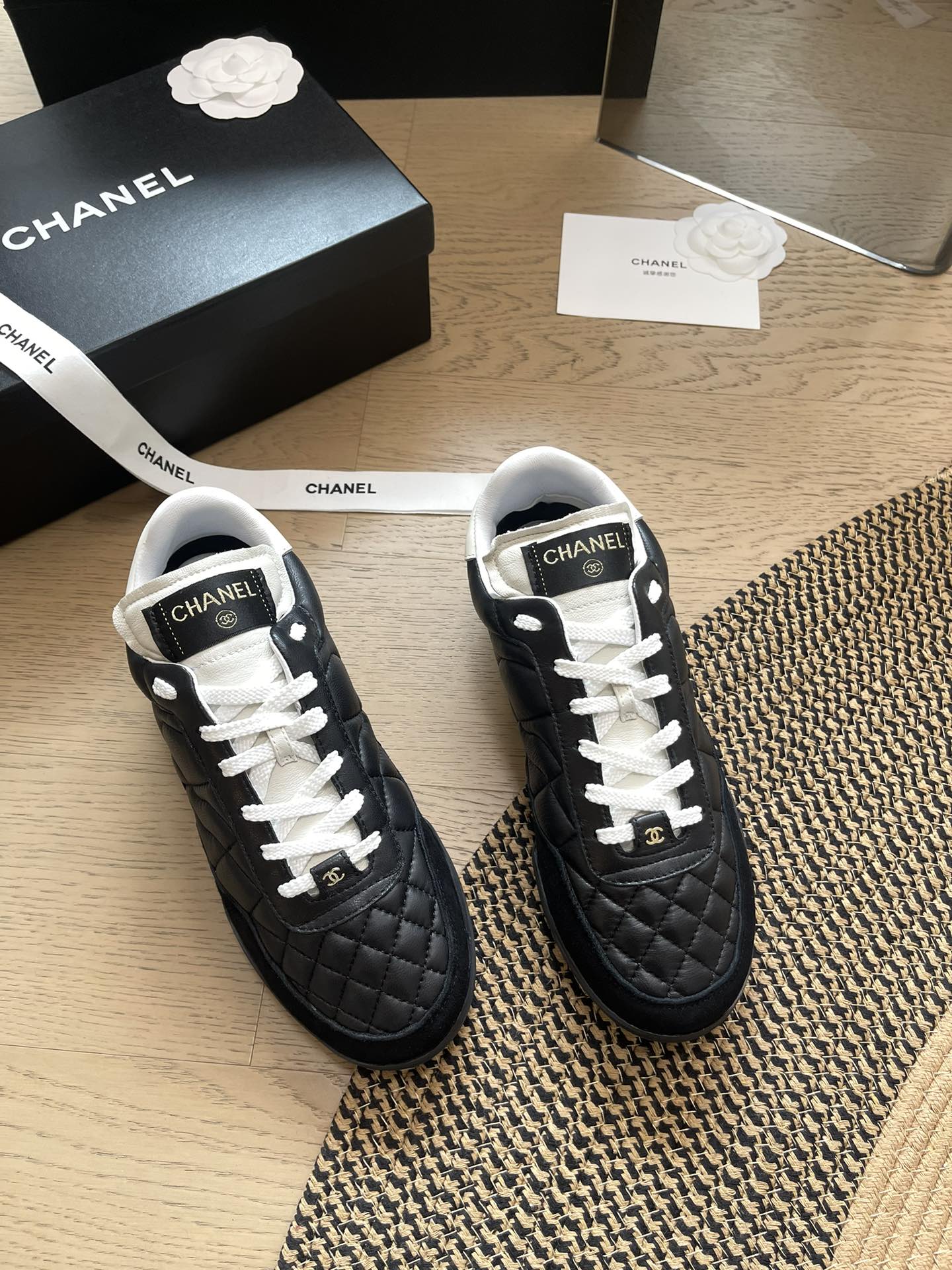 NO:235388,Chanel diamond tennis sneakers series A pair of sneakers that are super comfortable to wear!  Diamond lambskin leather is very soft. A must-have item for daily commuting and fitness exercises~ Heel height 3cm upper sheepskin sheepskin inner sheepskin outsole rubber TPU size 35-40, casual shoes/sports shoes, chanel, sneakers, sheepskin, sheep19860909Chanel 菱格网球运动鞋系列 上脚超级舒服的一双运动鞋！ 菱纹小羊皮 皮料非常柔软 日常通勤健身运动必备单品~ 跟高3cm 鞋面羊皮羊京面 内里羊皮 大底橡胶TPU 码数35-40,休闲鞋/运动鞋,chanel,sneakers,sheepskin,sheep,Women's Shoes