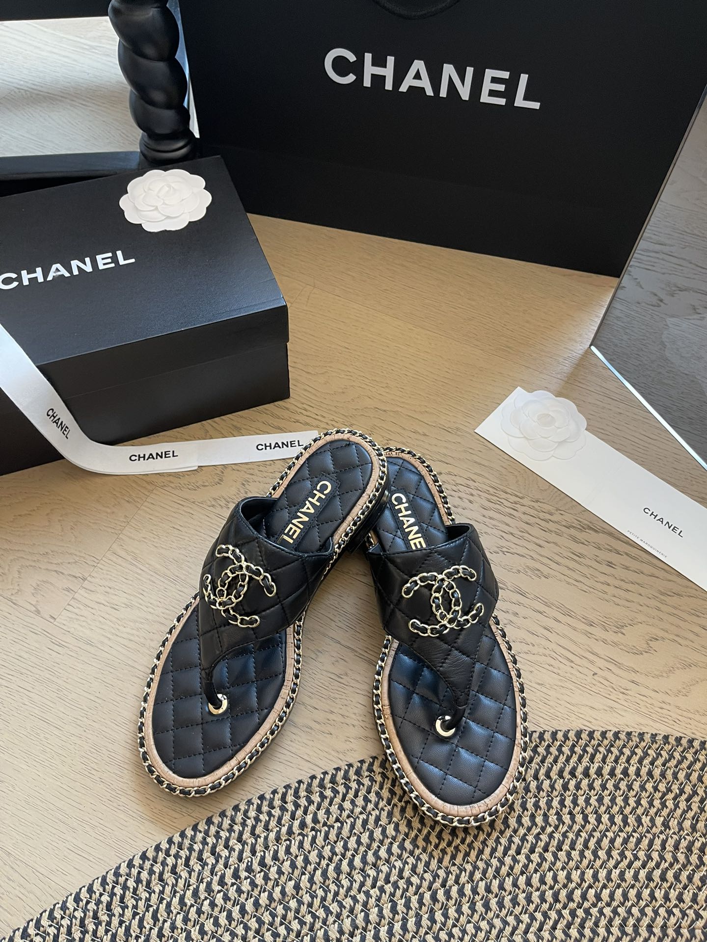 NO:408280,Chanel Spring and Summer New Beach Sandals Series Summer Holiday Style Beach Slippers Series is here~ Heel height 1.5cm/4.5cm Size: 35-41 '40 41 Customized No Return and Exchange' Top version, split-toe slippers, chanel, sandals, slippers19860909Chanel 春夏新款沙滩凉鞋系列 夏日度假风沙滩拖鞋系列来啦~ 跟高1.5cm/4.5cm 码数:35-41「40 41定制不退换」顶级版本,分趾鞋拖鞋,chanel,sandals,slippers,Women's Shoes