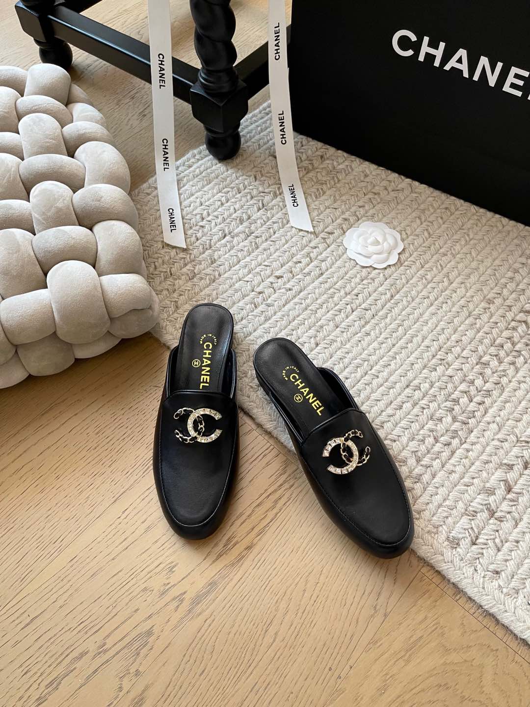 NO:235422,Chanel 25C spring new thick-soled loafers!  Top version!  If you want high-quality products, close your eyes and enter the hot series, cowhide, inner sheepskin, original leather outsole, size 34-41, customization, no return or replacement, semi-drag, chanel, loafers, cowhide, sheepskin, Leather soles19860909Chanel 25C春季新款厚底乐福鞋！ 顶级版本！要高货的闭眼入 爆款系列 鞋面牛皮 内里羊皮 原版真皮大底 码数34-41 定制不退不换,半拖,chanel,loafers,cowhide,sheepskin,Leather soles,Women's Shoes