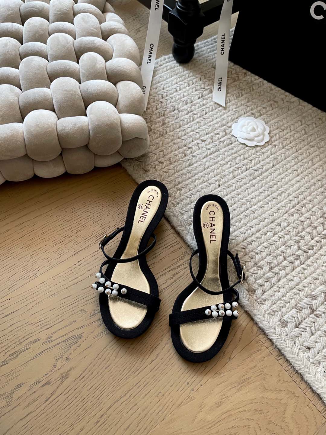 NO:173531,Chanel 25C early spring new high heel sandals!  Top version!  It is released first in early spring, super fairy and versatile!  Heel height 3.5/7.5cm upper sheepskin footbed sheepskin genuine leather outsole size 34-41 Customized non-return or replacement, high heels, chanel, sandals, high heels, sheepskin, Leather soles19860909Chanel 25C早春新款高跟凉鞋！ 顶级版本！ 早春抢先发售 上脚超级仙又百搭！ 跟高3.5/7.5cm 鞋面羊皮 垫脚羊皮 真皮大底 码数34-41 定制不退不换,高跟鞋,chanel,sandals,high heels,sheepskin,Leather soles,Women's Shoes