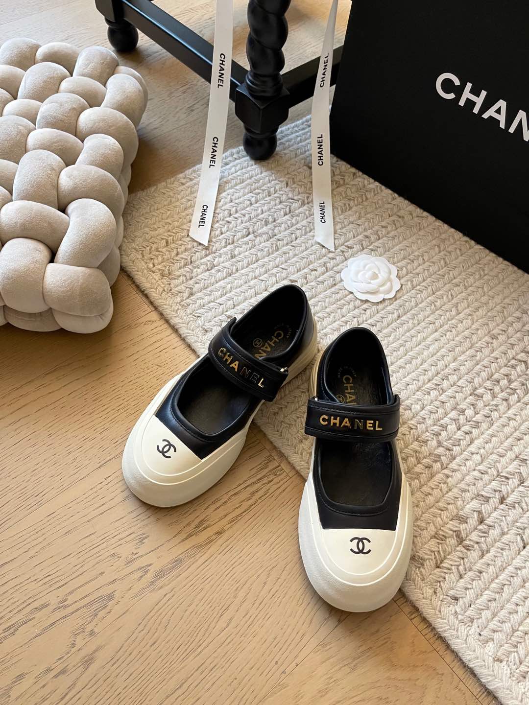 NO:235398,Chanel 25C early spring new thick-soled big toe shoes!  Top version!  Short man lucky star, heel height 5cm, the foot becomes 170 seconds, upper cowhide, foot pad sheepskin, outsole tpu original sole, size 34-41 Customized, no return or replacement, casual shoes/sports shoes, chanel, sneakers, cowhide, sheepskin19860909Chanel 25C早春新款厚底大头鞋！ 顶级版本！矮个子福星 跟高5cm 上脚秒变170 鞋面牛皮 垫脚羊皮 大底tpu原版底 码数34-41 定制不退不换,休闲鞋/运动鞋,chanel,sneakers,cowhide,sheepskin,Women's Shoes