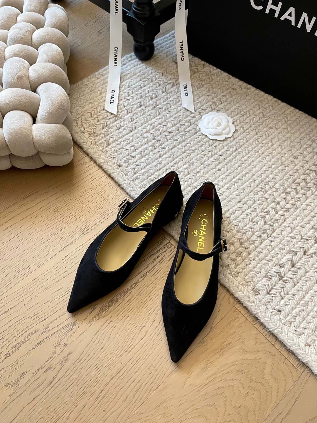 NO:235413,Chanel 25C early spring new pointed-toe Mary Jane single shoes!  Top version!  First sale, hard to find a shoe, upper sheepskin footbed sheepskin Italian genuine leather outsole size 34-41 Customized non-return or replacement, single shoes, chanel, mary jane, sheepskin, Leather soles19860909Chanel 25C早春新款尖头玛丽珍单鞋！ 顶级版本！抢先发售 一鞋难求 鞋面羊皮 垫脚羊皮 意大利真皮大底 码数34-41 定制不退不换,单鞋,chanel,mary jane,sheepskin,Leather soles,Women's Shoes