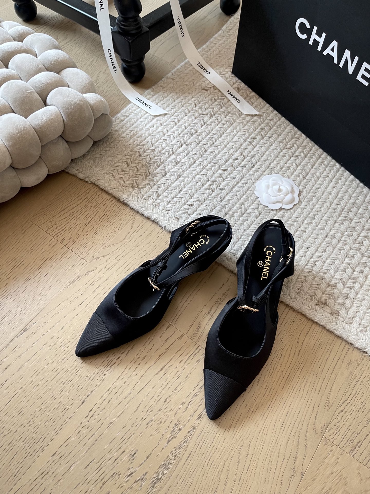 NO:238507,Chanel 25C early spring new thick-soled Mary Jane single shoes top version!  Mary Jane has released a new product~ Silk upper, sheepskin inner, genuine leather outsole, size 34-41 Customized, chanel, mary jane, sheepskin, real silk, Leather soles19860909Chanel 25C早春新款厚底玛丽珍单鞋 顶级版本！玛丽珍又出新品啦~ 鞋面真丝 内里羊皮 真皮大底 码数34-41定制不退不换,玛丽珍,chanel,mary jane,sheepskin,real silk,Leather soles,Women's Shoes