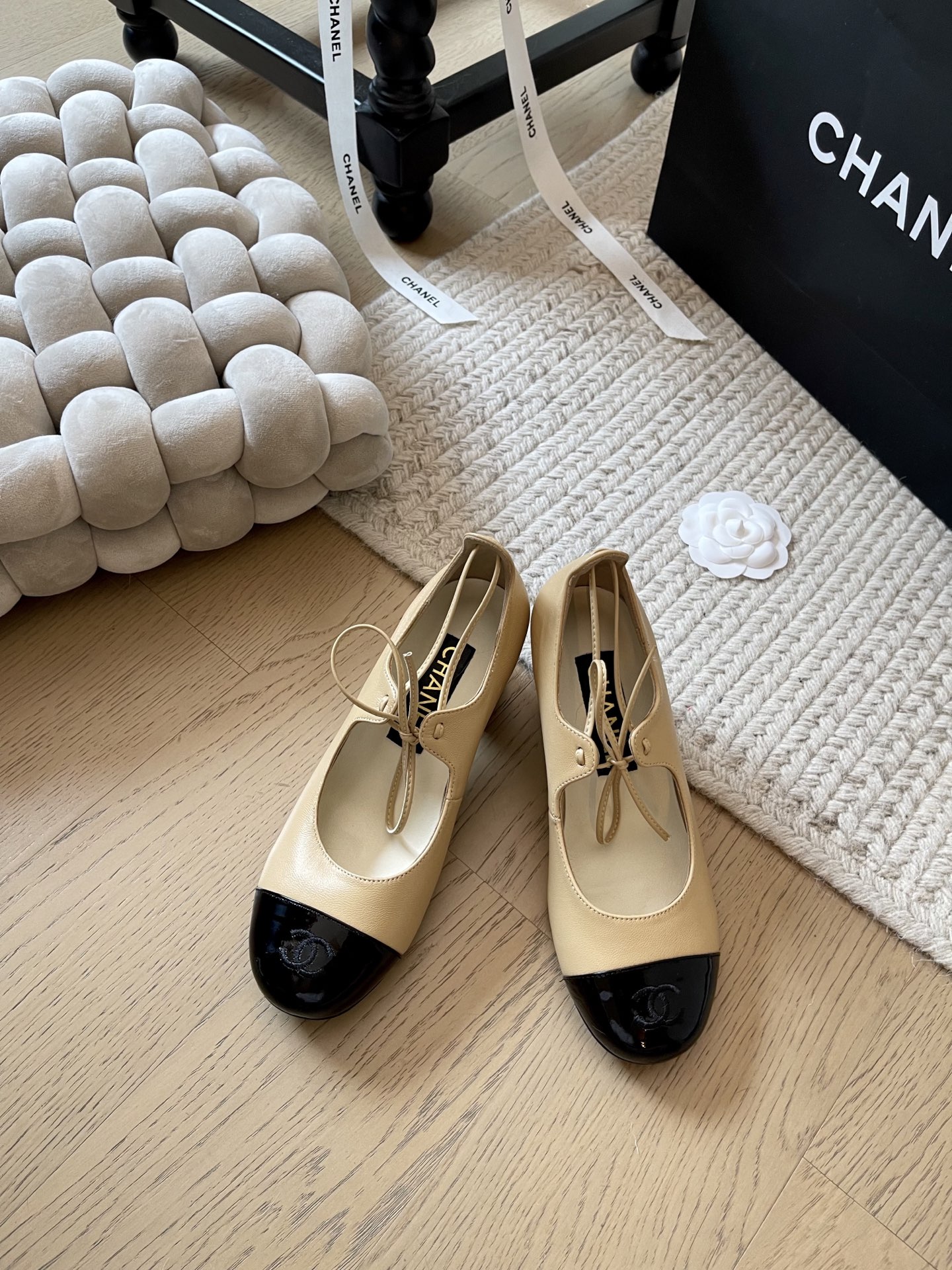 NO:238522,Chanel 25C early spring new Mary Jane single shoe series!  Top version!  Another popular Mary Jane is coming!  The round head design looks very good, it looks slim and taller, thick sole increases 6cm upper sheepskin footbed sheepskin genuine leather outsole size 34-41 Customized non-return or replacement, Mary Jane, Chanel, mary jane, sheepskin, Leather soles19860909Chanel 25C早春新款玛丽珍单鞋系列！ 顶级版本！又一款爆款玛丽珍来袭！ 圆头设计非常好看 显瘦显高 厚底增高 6cm 鞋面羊皮 垫脚羊皮 真皮大底 码数34-41 定制不退不换,玛丽珍,chanel,mary jane,sheepskin,Leather soles,Women's Shoes