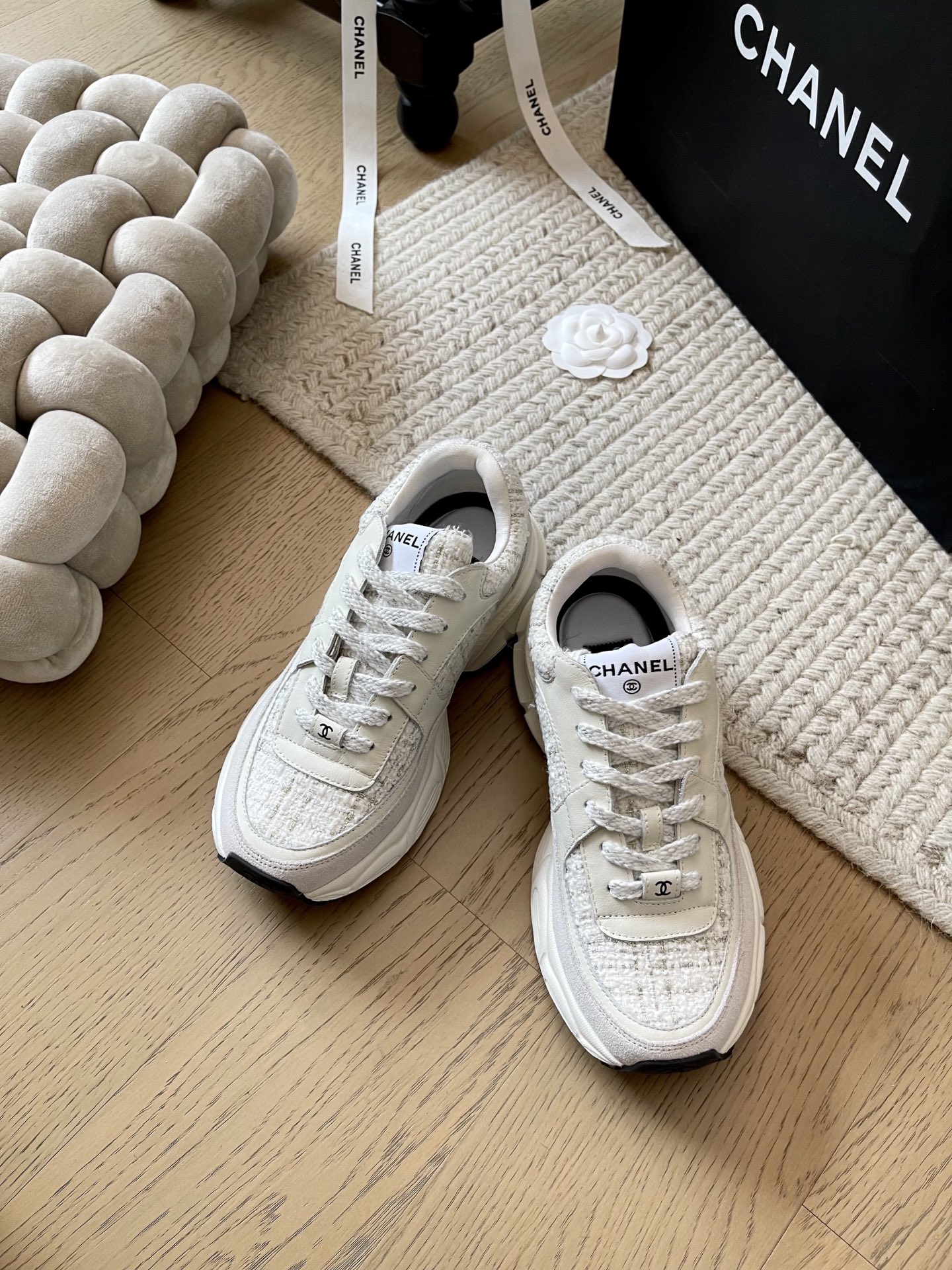 NO:229673,Chanel 25C early spring new casual sneakers series!  Top version!  All-match small white shoes with huge layouts. The whole series shipments need to be seen. Knitted uppers, footbed sheepskin tpu anti-slip sole. Size 34-41. Customized, no return or replacement, casual shoes/sports shoes, chanel, sneakers, sheepskin19860909Chanel 25C早春新款休闲运动鞋系列！ 顶级版本！百搭款小白鞋巨多版面 全系列出货 要高货的看过来 鞋面针织布 垫脚羊皮 tpu防滑大底 码数34-41 定制不退不换,休闲鞋/运动鞋,chanel,sneakers,sheepskin,Women's Shoes