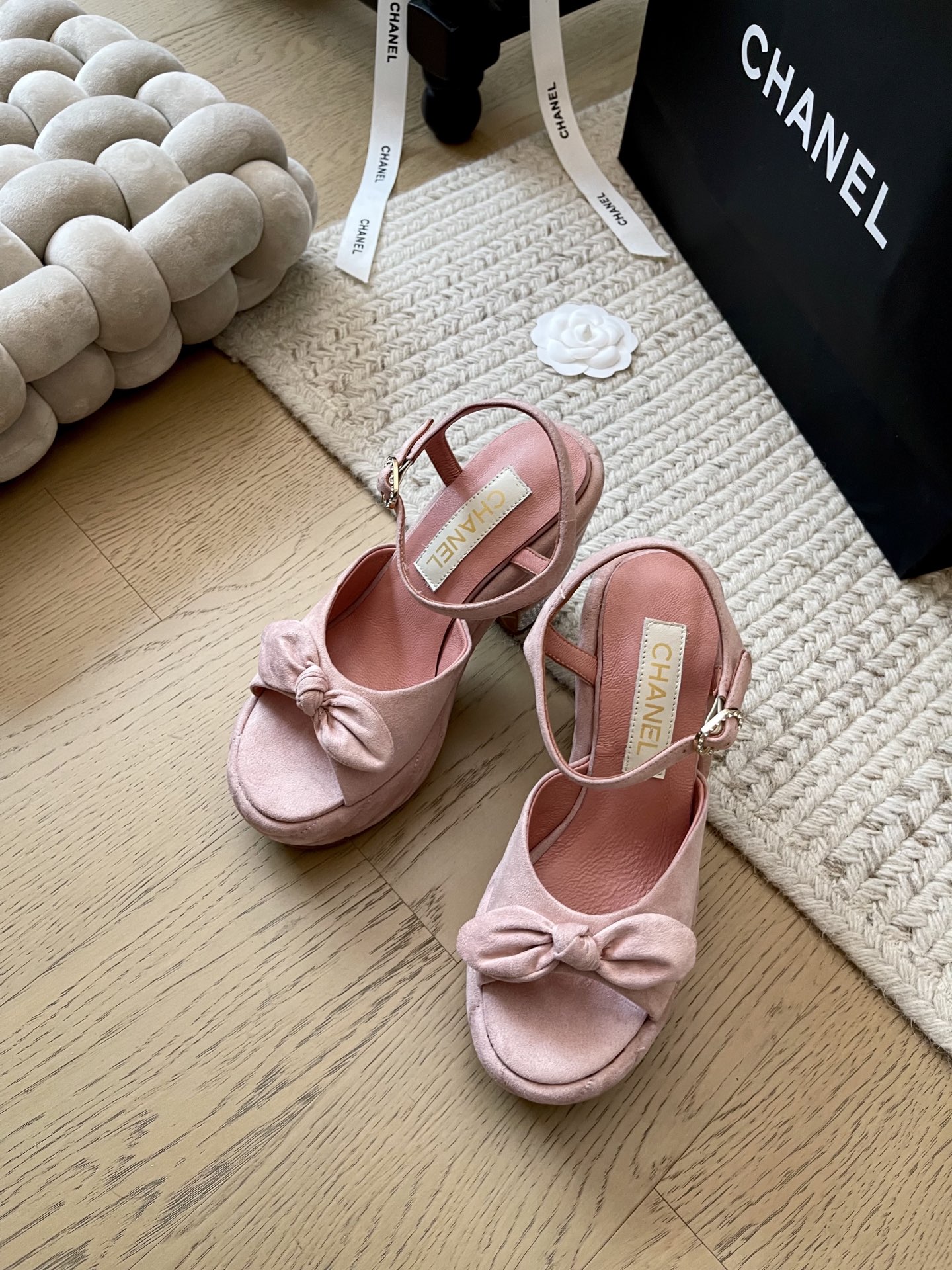 NO:257804,Chanel 25c early spring new bow-tab platform sandals!  Top version!  Beginning to sell, must-have for summer, upper, footbed sheepskin, original non-slip sole, size 34-41, customized, no return or replacement, sandals, chanel, sandals, sheepskin19860909Chanel 25c早春新款蝴蝶结防水台凉鞋！ 顶级版本！抢先发售 夏季必入款 鞋面绒 垫脚羊皮 原版防滑大底 码数34-41 定制不退不换,凉鞋,chanel,sandals,sheepskin,Women's Shoes