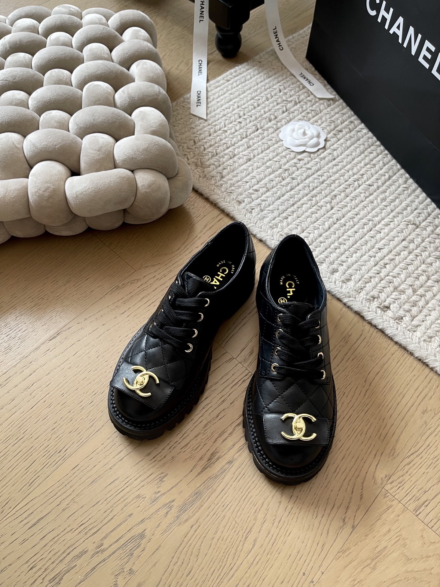 NO:257755,Chanel 25C early spring new thick-soled loafers top version!  The original version is 1:1 replica, if you want to see the high-quality products, heavy industry payment!  Big height on the upper, thick sole 4cm, imported calfskin with upper, top-grade mixed-bred sheepskin, original outsole, size 34-41, customized, no return or replacement, loafers, chanel, loafers, cowhide, sheepskin19860909Chanel 25C早春新款厚底乐福鞋 顶级版本！原版1:1复刻 要高货的看过来 重工款！ 上脚巨增高 厚底4cm 鞋面进口小牛皮 内里顶级混种羊皮 原版大底 码数34-41 定制不退不换,乐福鞋,chanel,loafers,cowhide,sheepskin,Women's Shoes