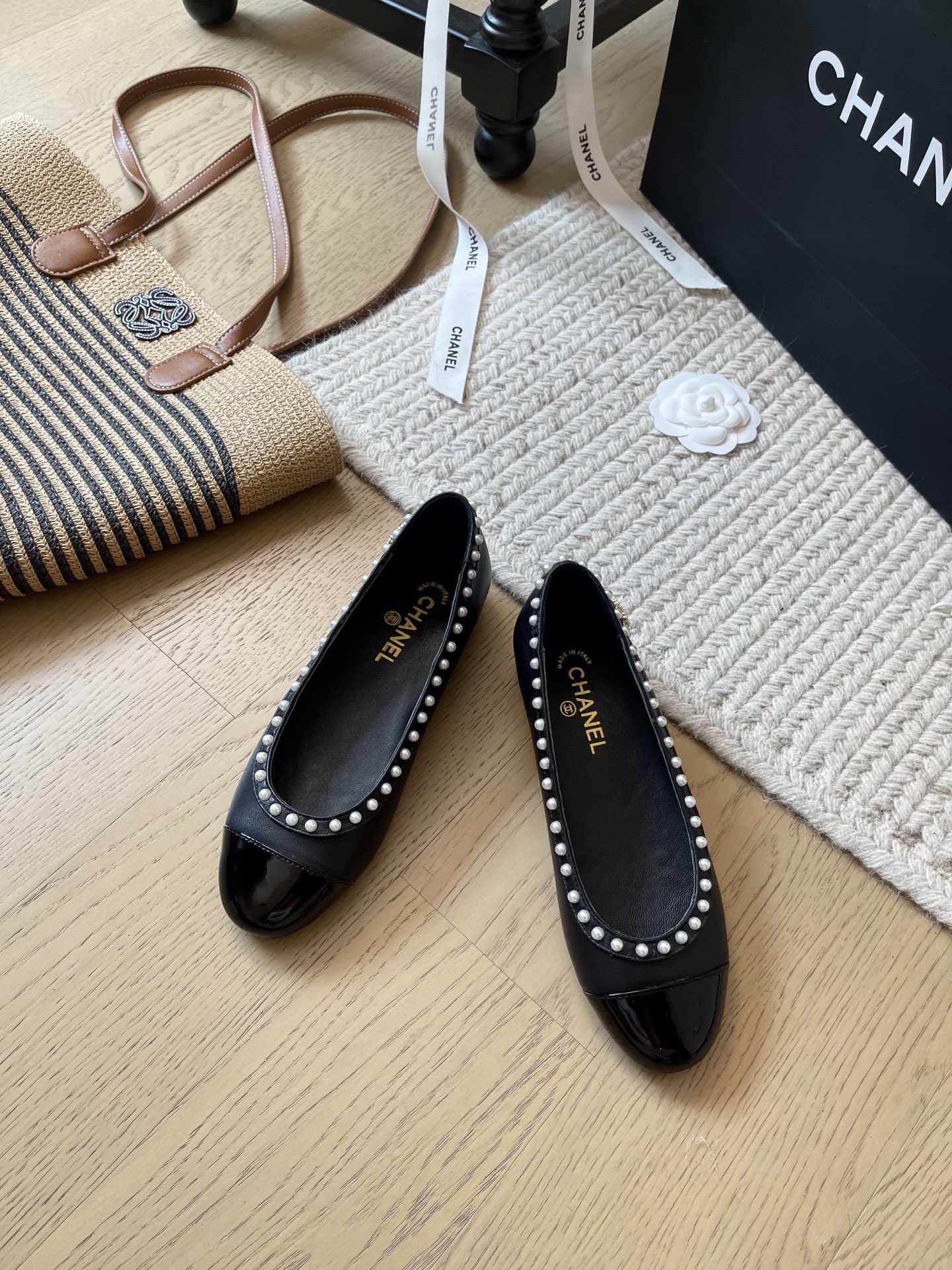 NO:257666,Chanel 25c early spring new pearl single shoes!  Top version!  First release Original custom double C-buckle upper sheepskin footbed sheepskin genuine leather outsole size 34-41 Customized non-return or replacement, ballet shoes, chanel, sheepskin, Leather soles19860909Chanel 25c早春新品珍珠单鞋！ 顶级版本！抢先发售 原版定制双c扣 鞋面羊皮 垫脚羊皮 真皮大底 码数34-41 定制不退不换,芭蕾舞鞋,chanel,sheepskin,Leather soles,Women's Shoes