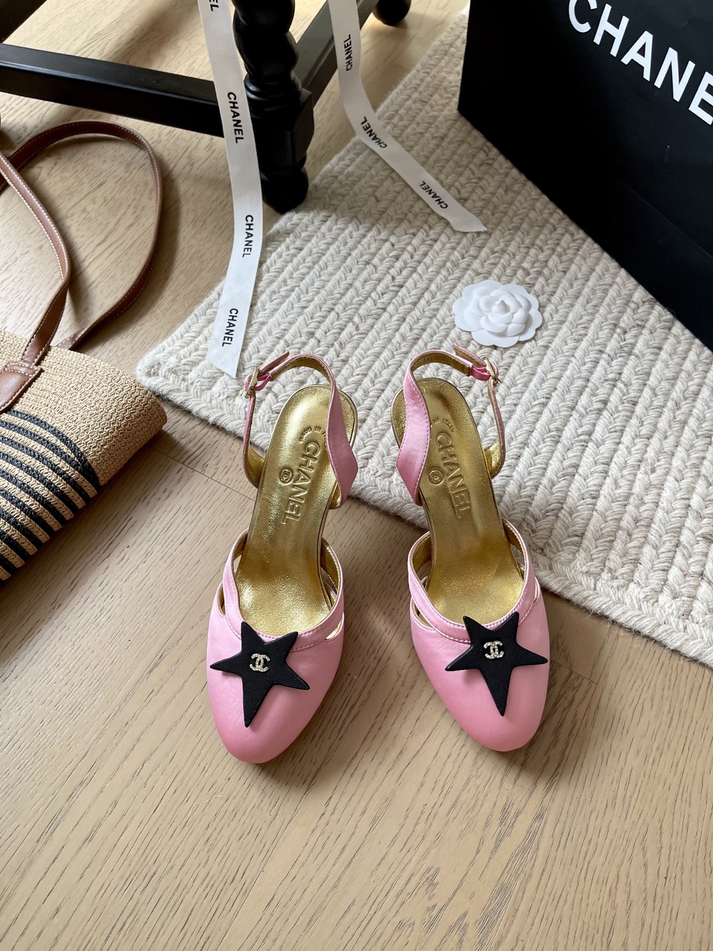 NO:416159,Chanel 25P new Star Heels!  Top version!  Satin upper, footbed sheepskin, genuine leather outsole, heel height 6cm, size 34-41 Customized non-return, high heels, sandals, chanel, sandals, high heels, sheepskin, Leather soles19860909Chanel 25P新款星星高跟鞋！ 顶级版本！ 鞋面缎绸 垫脚羊皮 真皮大底 跟高 6cm 码数34-41 定制不退不换,高跟鞋凉鞋,chanel,sandals,high heels,sheepskin,Leather soles,Women's Shoes