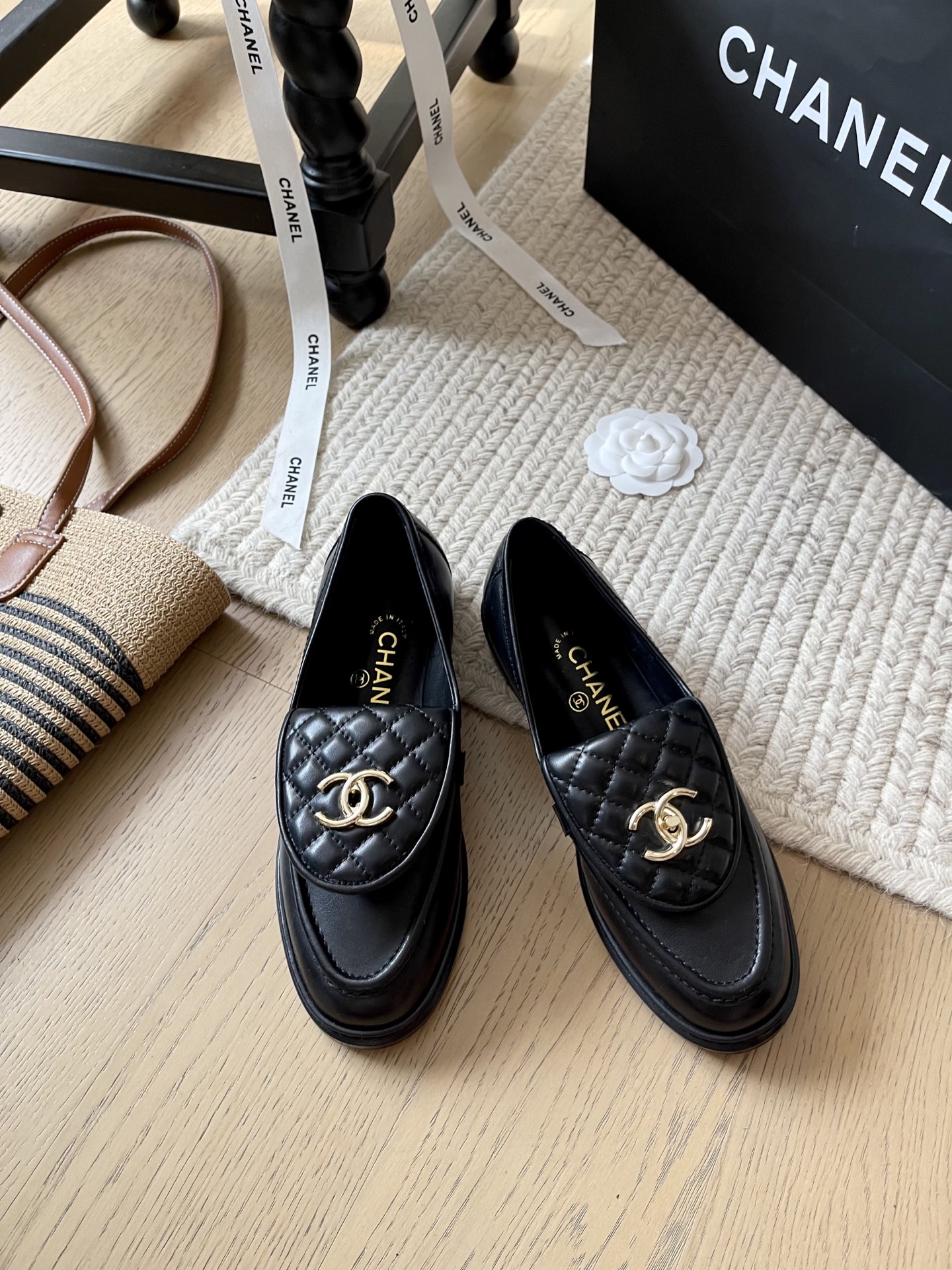 NO:385011,Chanel 25P new schoolbag buckle loafers!  Top version!  First sale, upper sheepskin footbed sheepskin genuine leather outsole size 34-41 Customized non-return or exchange, loafers, chanel, loafers, sheepskin, Leather soles19860909Chanel 25P新款书包扣乐福鞋！ 顶级版本！抢先发售 鞋面羊皮 垫脚羊皮 真皮大底 码数34-41 定制不退不换,乐福鞋,chanel,loafers,sheepskin,Leather soles,Women's Shoes