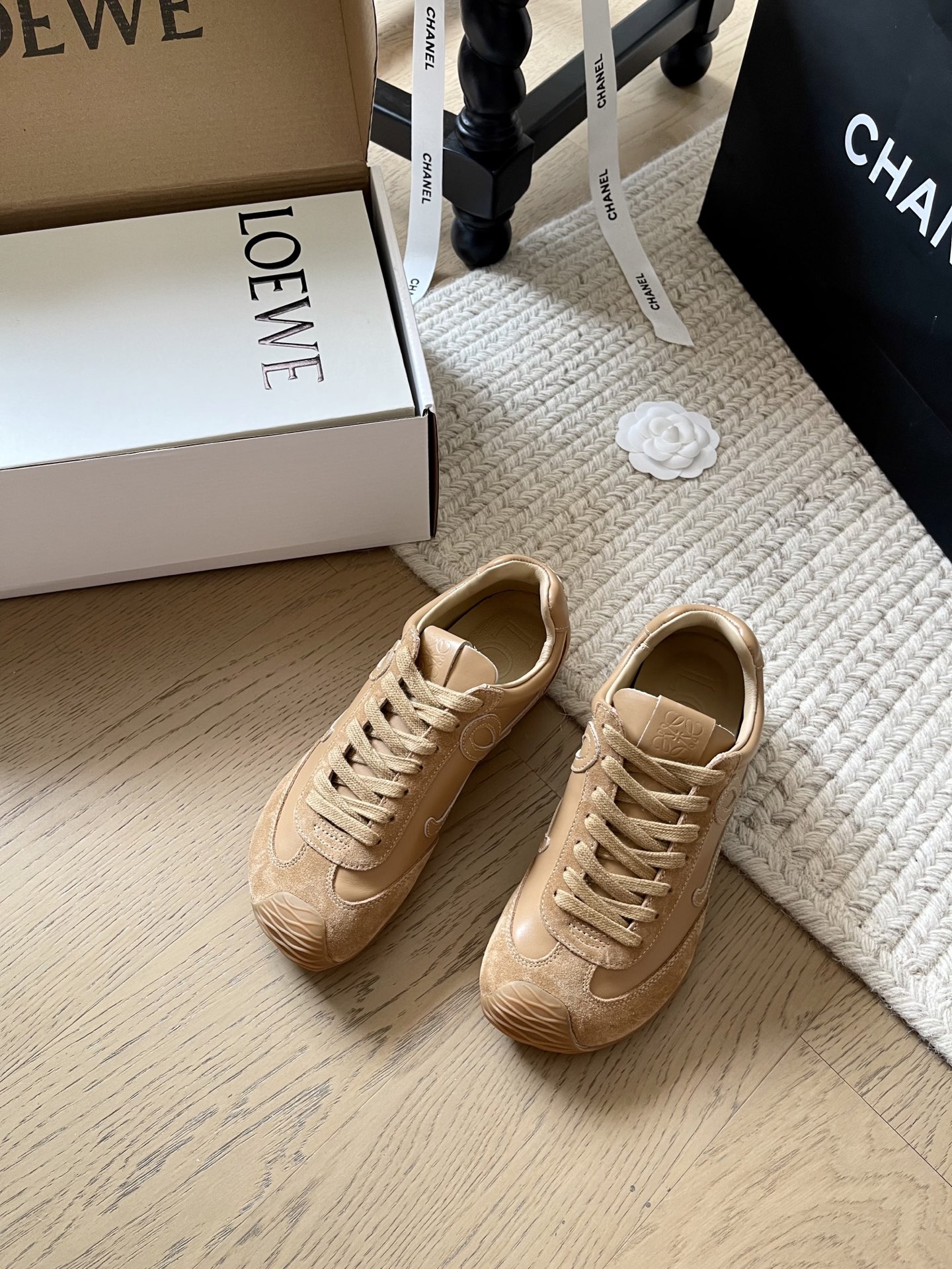 NO:416146,Loewe 25 catwalk German training sneakers top version!  Get the first sale of Ballet runner 2.0 couples!  Upper top layer cowhide inner sheepskin original rubber outsole thick sole 3cm full set of aircraft box packaging Size 34-45 Men's size plus 10, casual shoes/sports shoes, loewe, sneakers, cowhide, sheepskin19860909Loewe 25走秀款德训运动鞋 顶级版本！抢先发售 Ballet runner 2.0情侣款！ 鞋面头层牛皮 内里羊皮 原版橡胶大底 厚底3cm 全套飞机盒包装 码数34-45 男码加10,休闲鞋/运动鞋,loewe,sneakers,cowhide,sheepskin,Women's Shoes