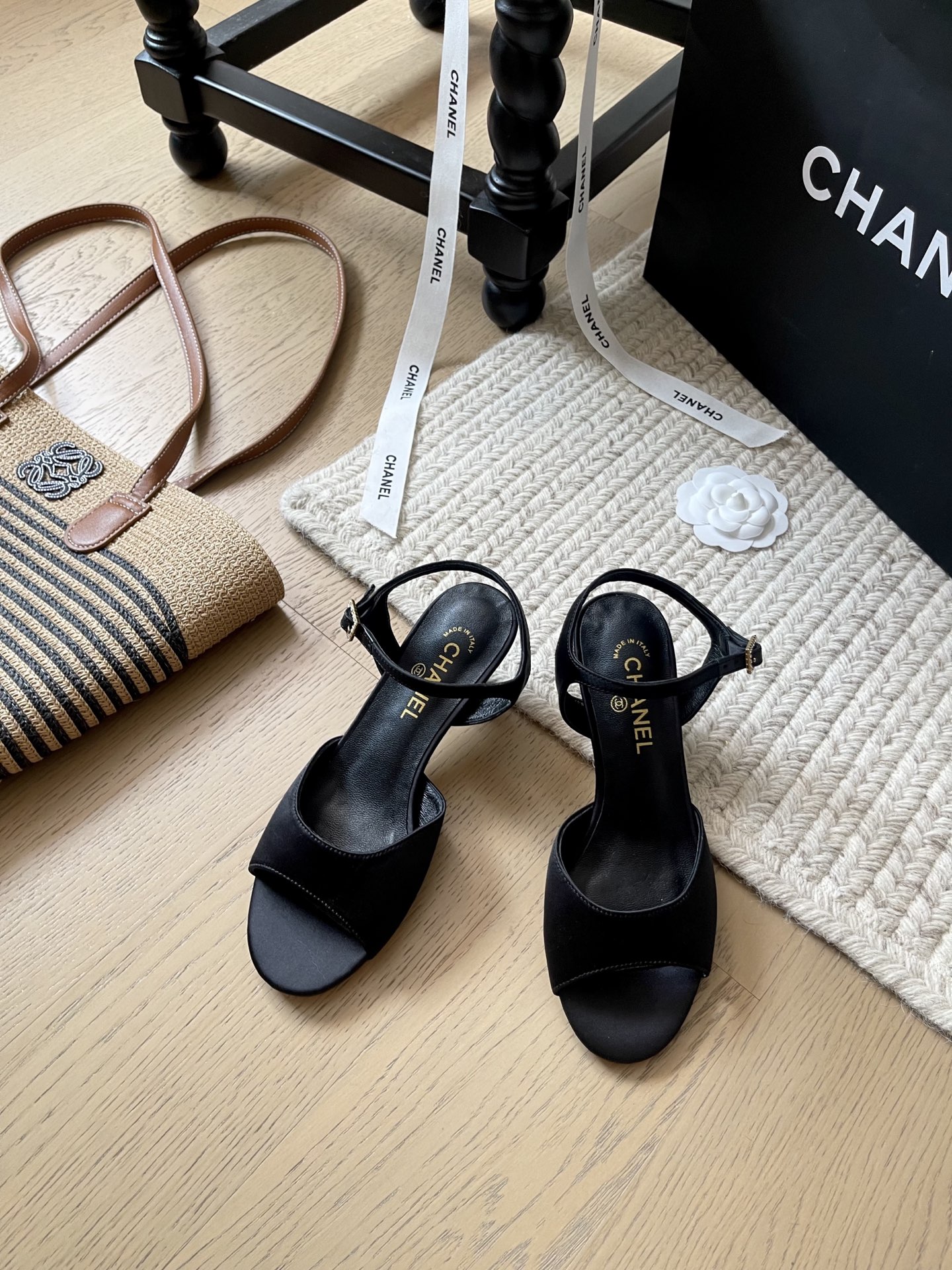 NO:247869,Chanel 25C early spring new high heel sandals!  Top version!  Sale of the upper, satin, footbed sheepskin, genuine leather outsole, 6/9cm heel height, size 34-41 Customized, no return or replacement, sandals, chanel, sandals, sheepskin, silk fabric, Leather soles19860909Chanel 25C早春新款高跟凉鞋！ 顶级版本！抢先发售 鞋面绸缎 垫脚羊皮 真皮大底 6/9cm跟高 码数34-41 定制不退不换,凉鞋,chanel,sandals,sheepskin,silk fabric,Leather soles,Women's Shoes