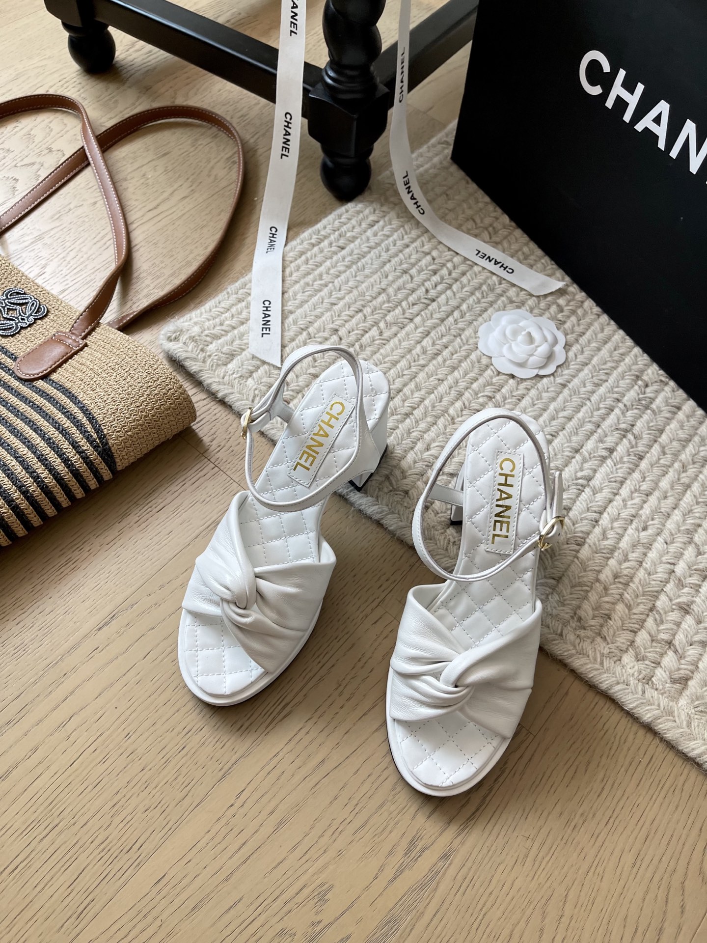 NO:247872,Chanel 25C early spring new thick-soled water table sandals!  Top version!  Get ready for sale, upper sheepskin, footbed diamond sheepskin, genuine leather sole, heel height 8cm, size 34-41, customized, no return or replacement, sandals, chanel, sandals, sheepskin19860909Chanel 25C早春新款厚底水台凉鞋！ 顶级版本！抢先发售 鞋面羊皮 垫脚菱格羊皮 真皮底 跟高8cm 码数34-41 定制不退不换,凉鞋,chanel,sandals,sheepskin,Women's Shoes