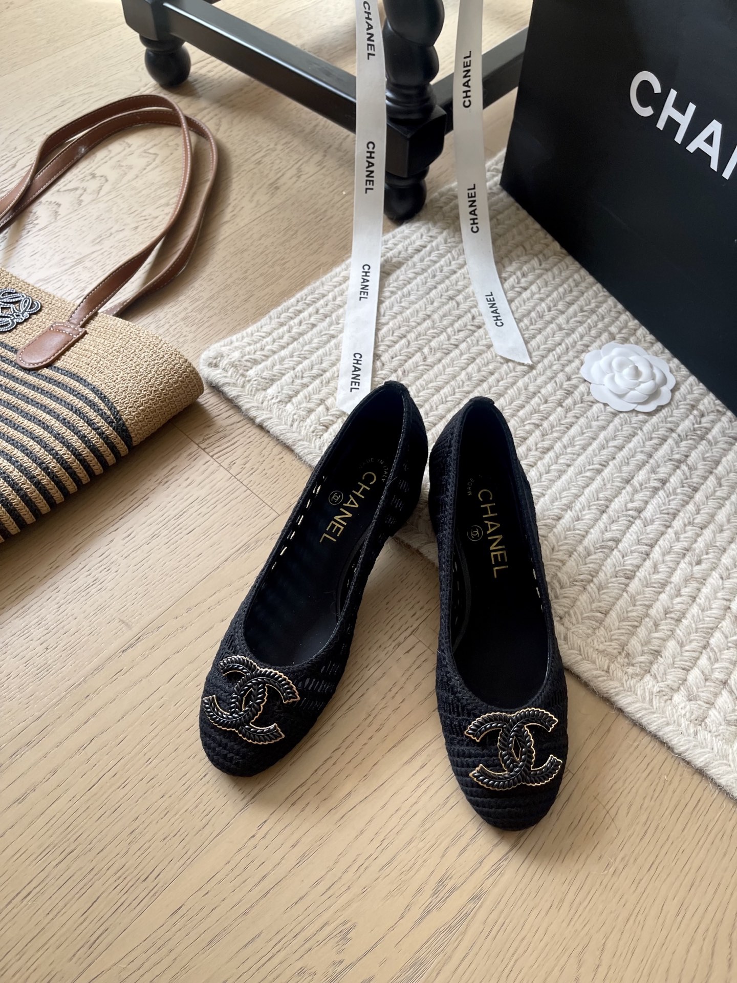 NO:255206,Chanel 25s early spring new braided single shoes series!  Top version!  Get ready for sale, upper braid, custom double C-buckle, footbed sheepskin, genuine leather outsole, heel high flat sole/5cm, size 34-41, custom non-return or replacement, single shoes, chanel, sheepskin, Leather soles19860909Chanel 25s早春新款编织单鞋系列！ 顶级版本！抢先发售 鞋面编织 定制双C扣 垫脚羊皮 真皮大底 跟高平底/5cm 码数34-41 定制不退不换,单鞋,chanel,sheepskin,Leather soles,Women's Shoes