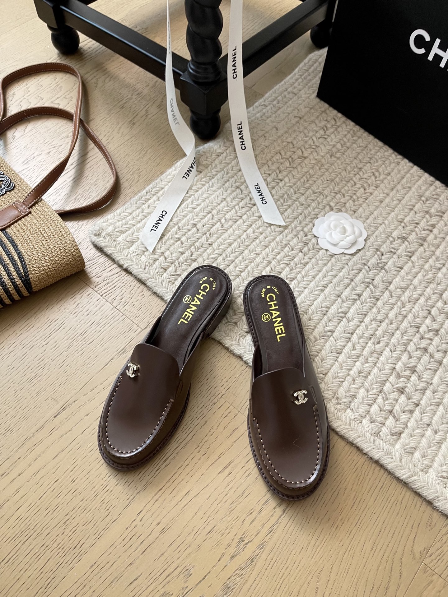 NO:255209,Chanel 25C early spring new double C button loafers top version!  First sale, cowhide, inner sheepskin, original leather outsole, size 35-40, customized, non-return, semi-drag, chanel, loafers, cowhide, sheepskin, Leather soles19860909Chanel 25C早春新款双C扣乐福鞋 顶级版本！抢先发售 鞋面牛皮 内里羊皮 原版真皮大底 码数35-40 定制不退不换,半拖,chanel,loafers,cowhide,sheepskin,Leather soles,Women's Shoes