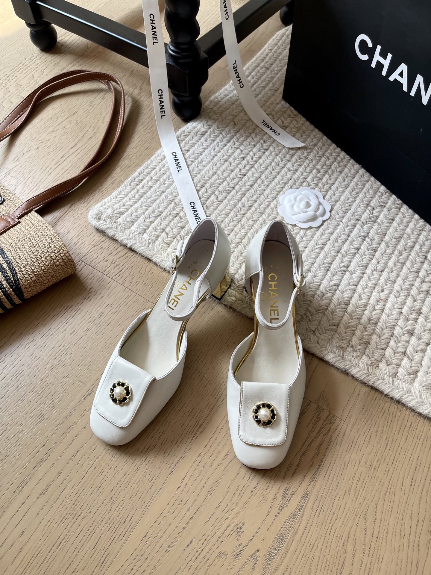 NO:255176,Chanel 25C early spring new thick heel shoes!  Top version!  First sale, upper sheepskin inner sheepskin leather outsole heel height 6cm size 35-40 custom non-return or replacement, sandals, chanel, sandals, sheepskin, Leather soles19860909Chanel 25C早春新款粗跟单鞋！ 顶级版本！抢先发售 鞋面羊皮 内里羊皮 真皮大底 跟高6cm 码数35-40 定制不退不换,凉鞋,chanel,sandals,sheepskin,Leather soles,Women's Shoes