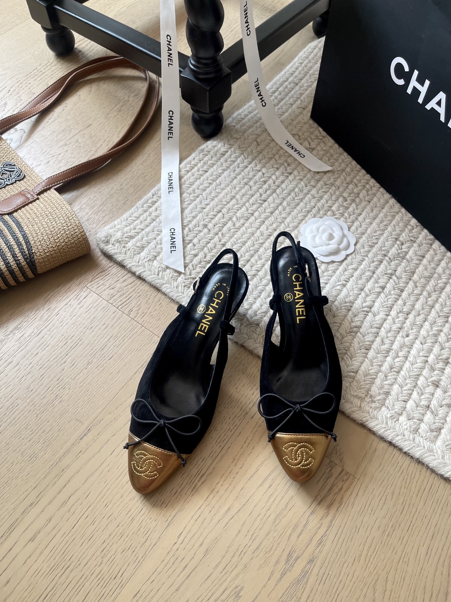 NO:240533,Chanel 25P spring and summer new thin-band high heel shoes!  Top version!  First sale suede upper, footbed sheepskin leather outsole heel height 5cm size 35-40 Customized non-return or replacement, high heels sandals, chanel, sandals, high heels, sheepskin, chamois leather, Leather soles19860909Chanel 25P春夏新款细带高跟单鞋！ 顶级版本！抢先发售 鞋面麂皮绒 垫脚羊皮 真皮大底 跟高 5cm 码数35-40 定制不退不换,高跟鞋凉鞋,chanel,sandals,high heels,sheepskin,chamois leather,Leather soles,Women's Shoes