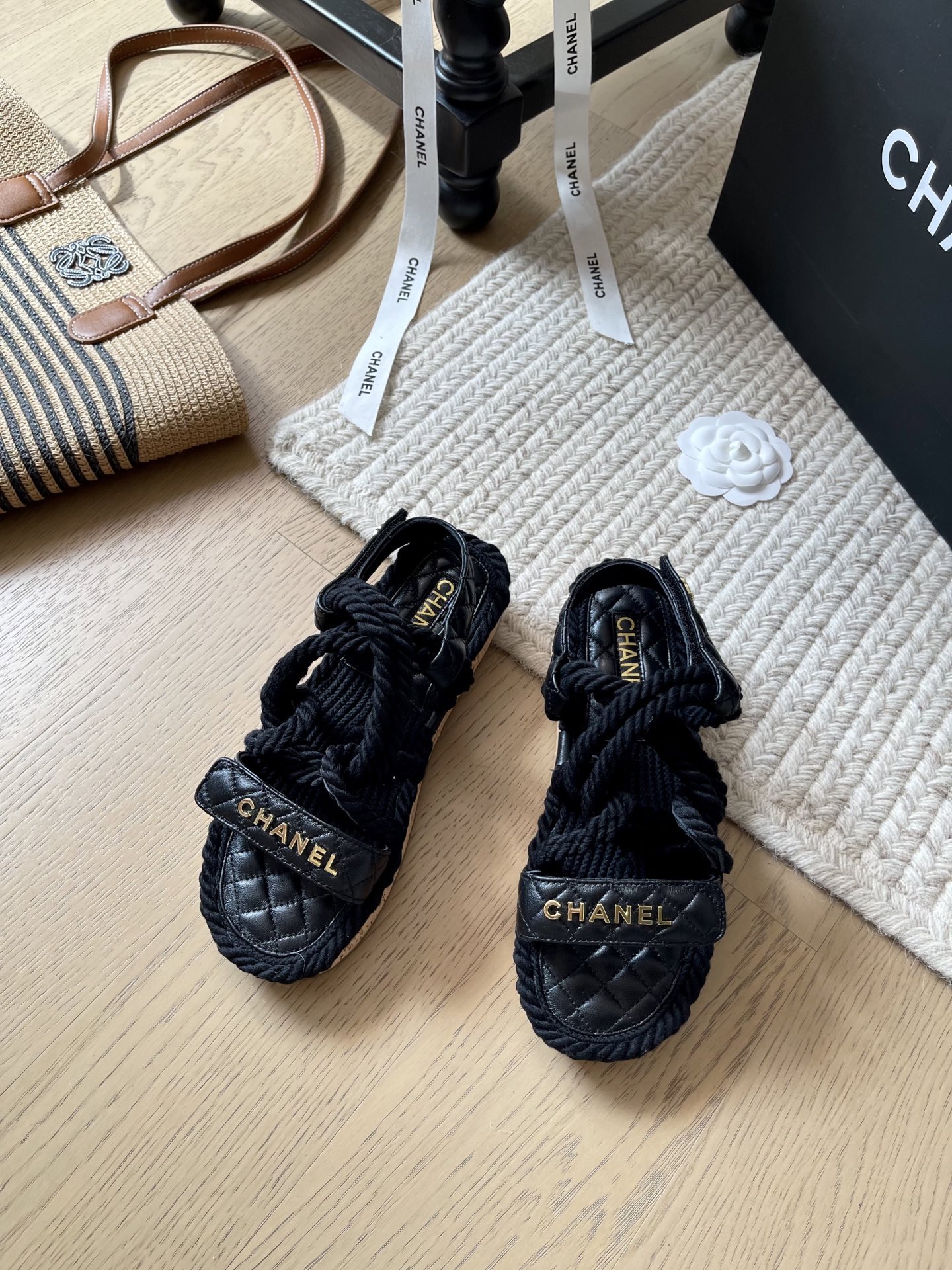 NO:384973,Chanel 25p spring and summer new straw woven thick-soled sandals top version!  Get ready for sale exclusive summer must-haves, cowhide upper, sheepskin, original wood grain rubber outsole, size 35-40, custom-made, no return or replacement, slippers, sandals, chanel, sandals, slippers, espadrilles, cowhide, sheepskin19860909Chanel 25p春夏新款草编厚底凉鞋 顶级版本！抢先发售 夏季独家必备款 鞋面牛皮 内里羊皮 原版木纹橡胶大底 码数35-40 定制不退不换,拖鞋凉鞋,chanel,sandals,slippers,espadrilles,cowhide,sheepskin,Women's Shoes