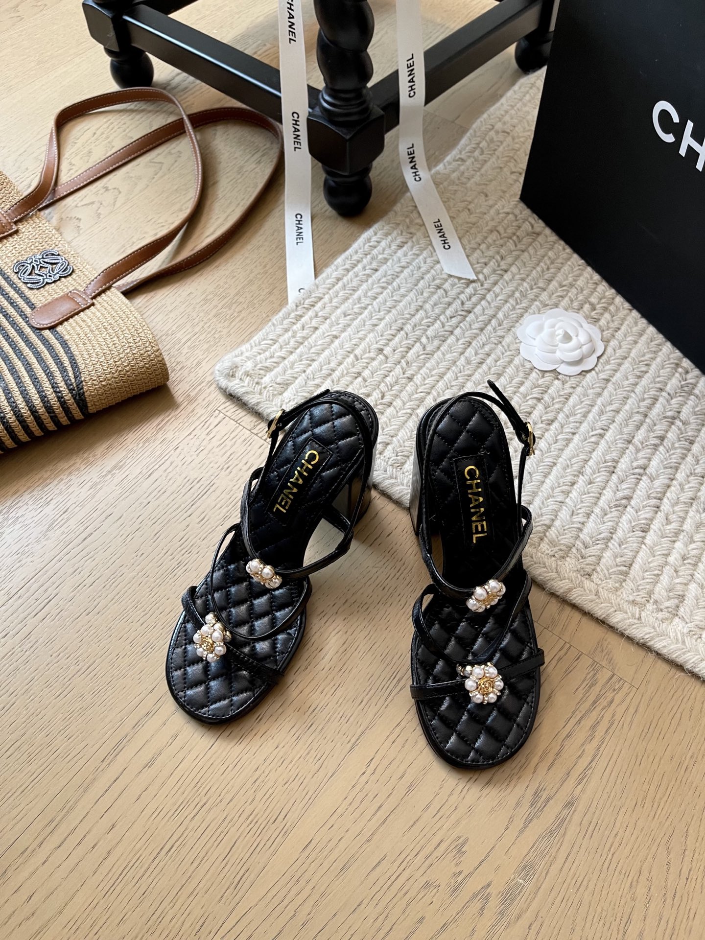 NO:387317,Chanel 25P spring and summer camellia sandals series!  All series are done!  Top version, first sale, footbed sheepskin, genuine leather outsole, size 35-40, customized, no return or replacement, high heels, sandals, chanel, sandals, high heels, sheepskin, Leather soles19860909Chanel 25P春夏山茶花凉鞋系列！ 系列全部都有做！顶级版本 抢先发售 垫脚羊皮 真皮大底 码数35-40 定制不退不换,高跟鞋凉鞋,chanel,sandals,high heels,sheepskin,Leather soles,Women's Shoes