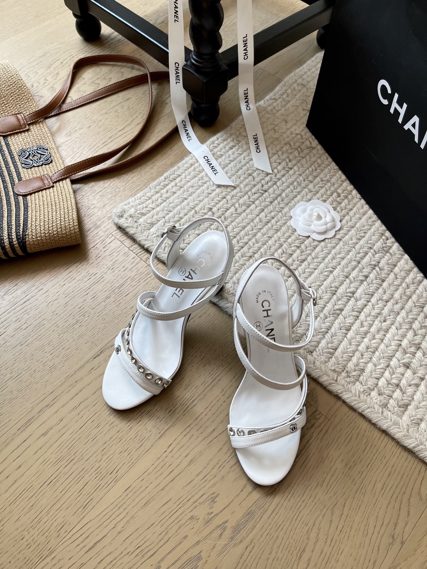 NO:387323,Chanel 25P spring and summer new high heel sandals!  Top version!  First sale, upper sheepskin footbed sheepskin genuine leather sole original custom diamond size 35-40 Customized non-return or replacement, high heels sandals, chanel, sandals, high heels, sheepskin19860909Chanel 25P春夏新款高跟凉鞋！ 顶级版本！抢先发售 鞋面羊皮 垫脚羊皮 真皮底 原版定制钻 码数35-40 定制不退不换,高跟鞋凉鞋,chanel,sandals,high heels,sheepskin,Women's Shoes