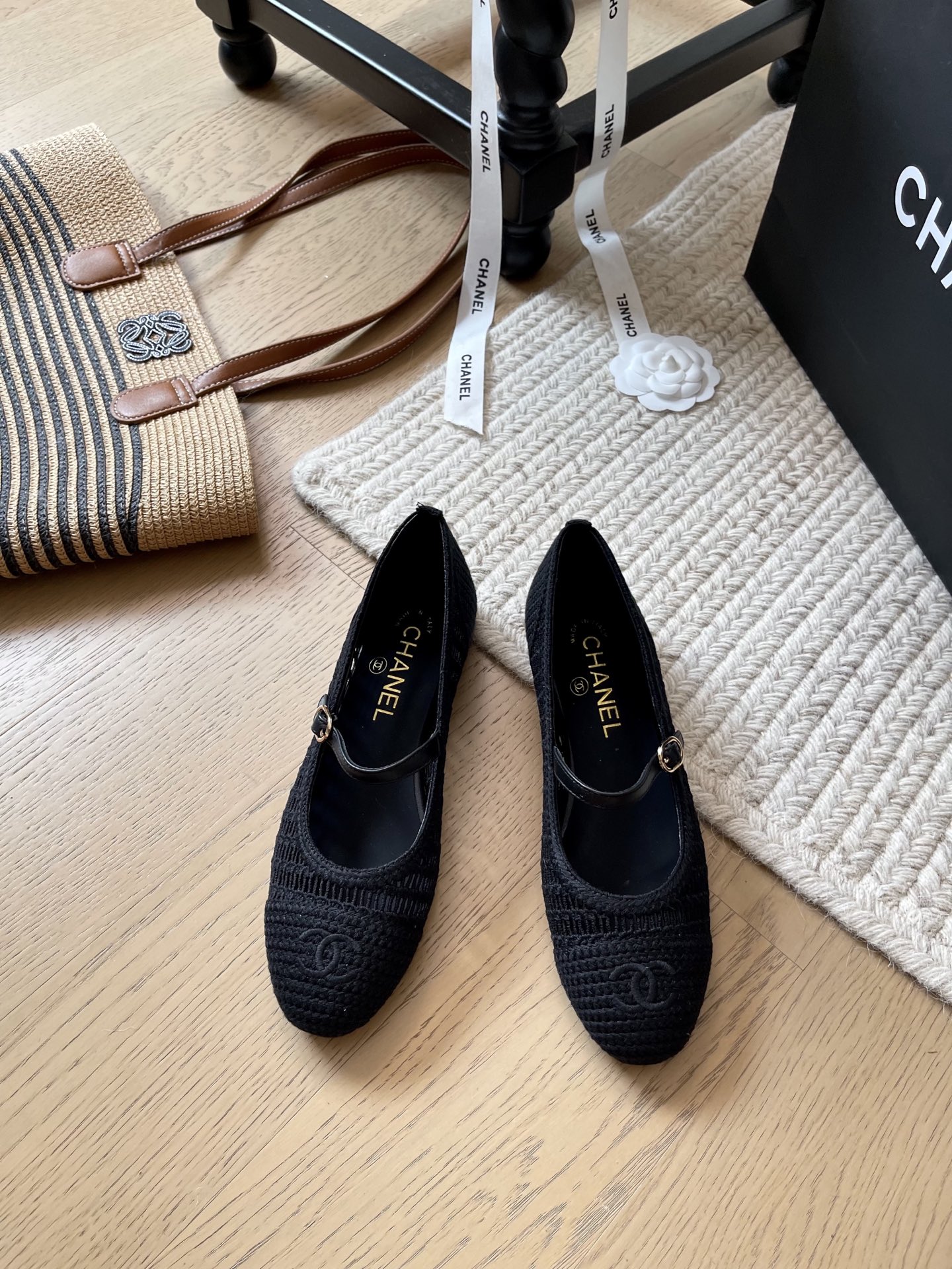 NO:404407,Chanel 25s early spring new braided single shoes series!  Top version!  Get ready for sale, upper braid, custom double C-buckle, footbed sheepskin, genuine leather outsole, heel high flat sole/5cm, size 34-41, custom non-return or replacement, single shoes, chanel, sheepskin, Leather soles19860909Chanel 25s早春新款编织单鞋系列！ 顶级版本！抢先发售 鞋面编织 定制双C扣 垫脚羊皮 真皮大底 跟高平底/5cm 码数34-41 定制不退不换,单鞋,chanel,sheepskin,Leather soles,Women's Shoes