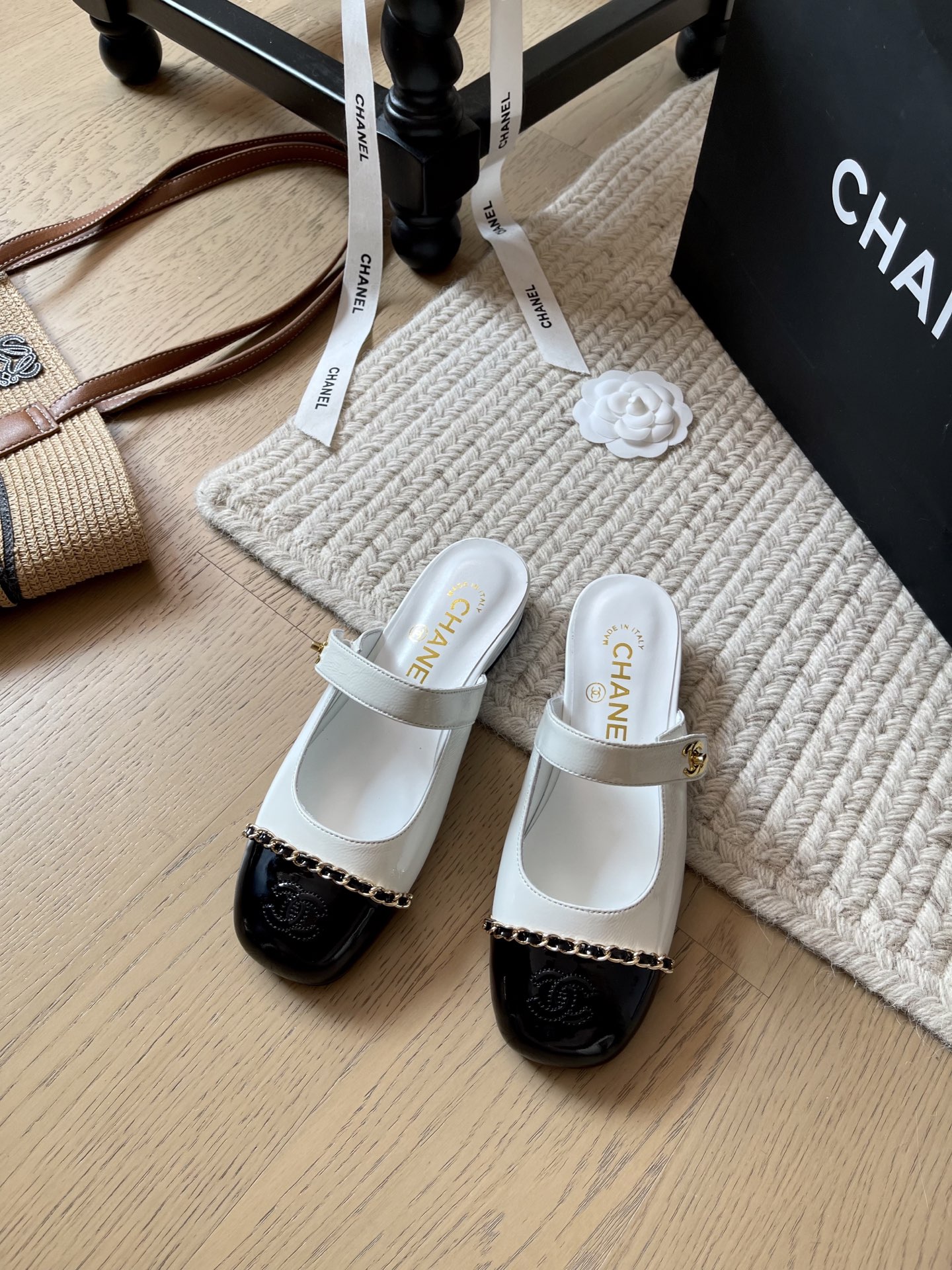 NO:406841,Chanel 25P new loafers semi-trailer!  Top version!  Pre-sale Upper patent leather, footbed sheepskin, genuine leather outsole, size 34-41 Customized, non-returning, '34 40 41 No-returning, non-returning', semi-torch, chanel, loafers, sheepskin, Leather soles19860909Chanel 25P新款乐福鞋半拖！ 顶级版本！抢先发售 鞋面牛漆皮 垫脚羊皮 真皮大底 码数34-41 定制不退不换 「34 40 41不退换」,半拖,chanel,loafers,sheepskin,Leather soles,Women's Shoes