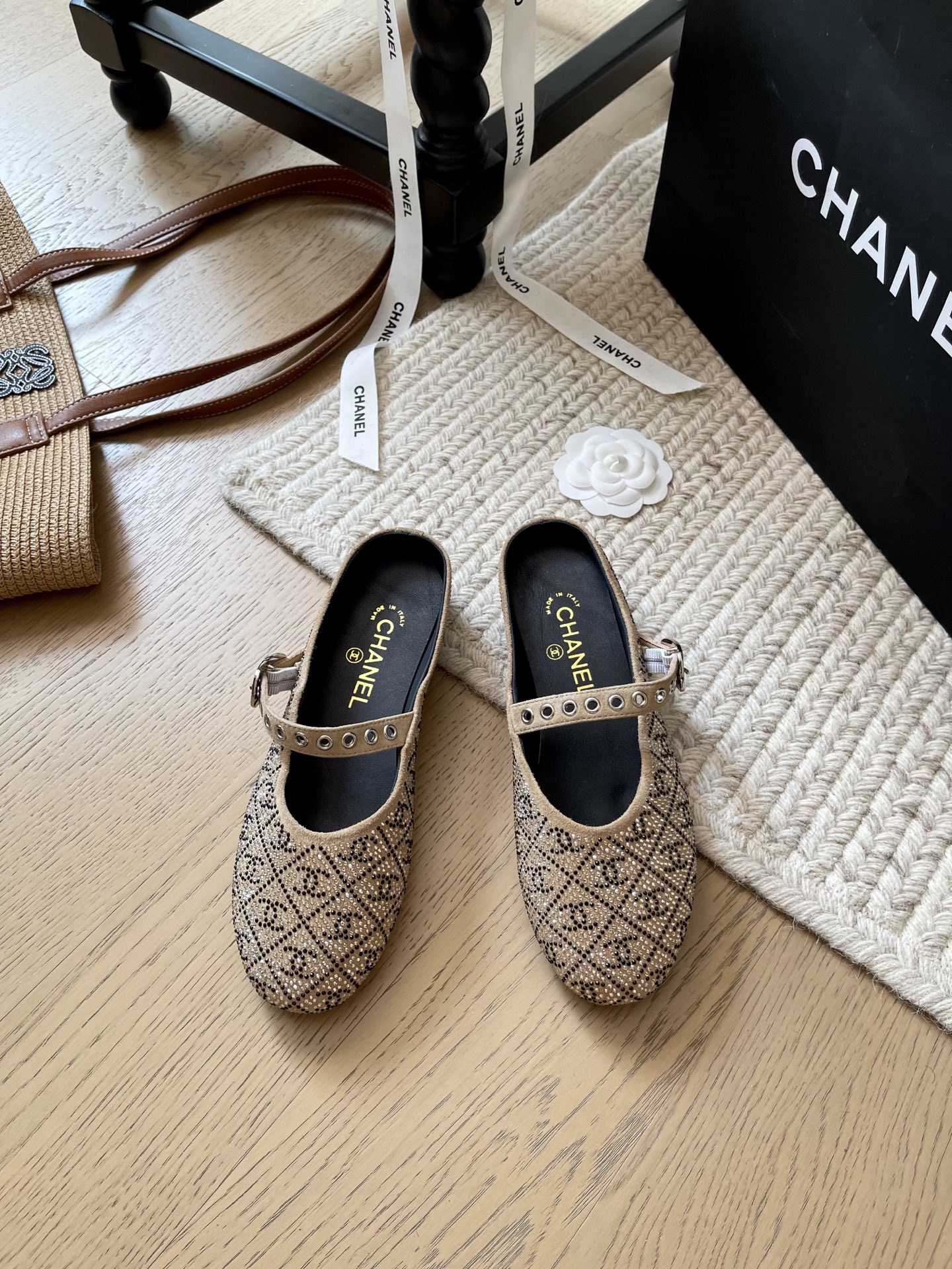 NO:407640,Chanel 25P Mary Jane Diamond Single Shoes Series!  Top version!  First sale, original custom diamond surface for upper, hand-drill heavy industry series, footbed sheepskin, genuine leather soles, original hardware buckle, size 34-41 '34 40 41 customization, no return or exchange', semi-shoe shoes, chanel, mary jane, sheepskin, Leather soles19860909Chanel 25P玛丽珍钻单鞋系列！ 顶级版本！抢先发售 鞋面原版定制钻面 手工钻重工系列 垫脚羊皮 真皮大底 原版五金扣 码数34-41 「34 40 41定制不退换」,半拖单鞋,chanel,mary jane,sheepskin,Leather soles,Women's Shoes