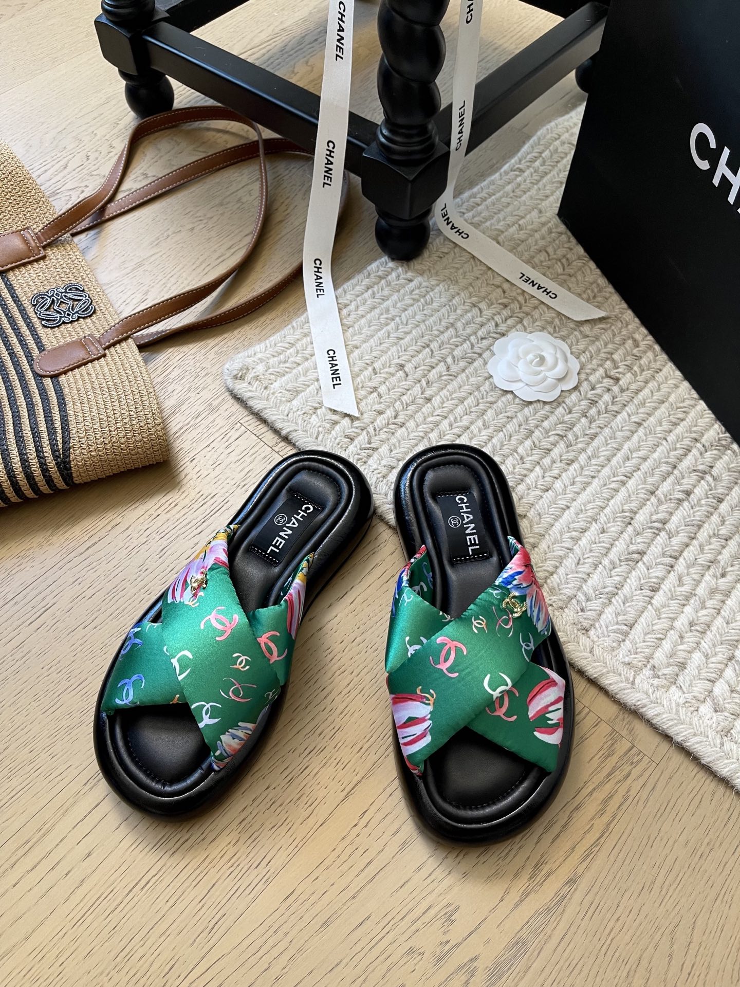NO:407660,Chanel 25K spring and summer new bread slippers!  Top version!  First sale Original fabric sheepskin foamed sole size 34-41 '34 40 41 customization without return', slippers, chanel, slippers, sheepskin19860909Chanel 25K春夏新款面包拖鞋！ 顶级版本！抢先发售 原版面料 羊皮 发泡大底 码数34-41 「34 40 41定制不退」,拖鞋,chanel,slippers,sheepskin,Women's Shoes