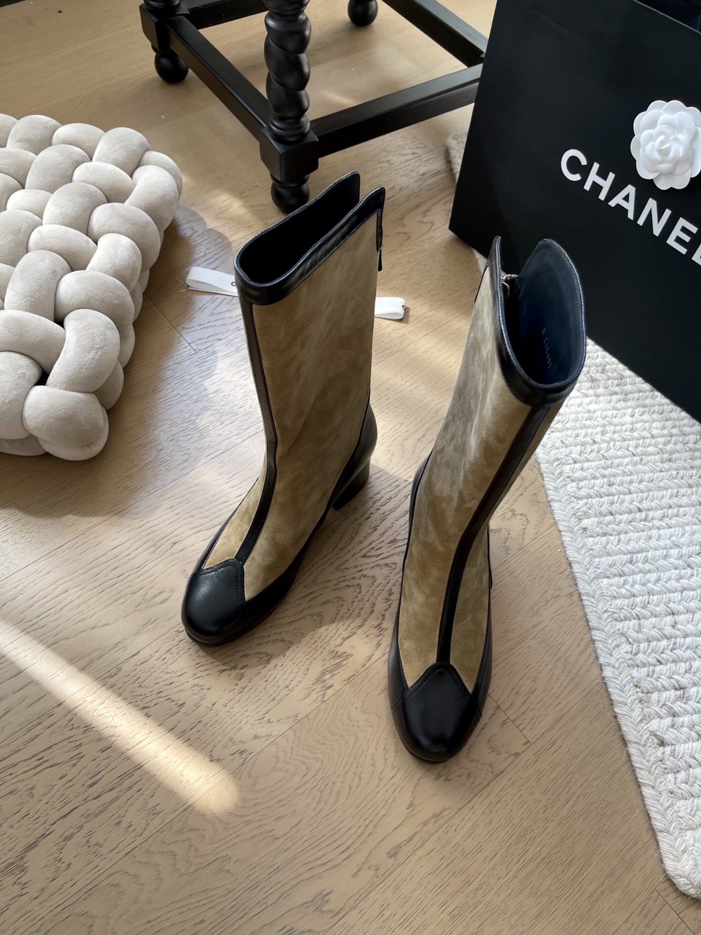 NO:439315,Chanel 25A new suede boot series!  Top version!  Get ready for sale, upper sheepskin/suede inner sheepskin leather outsole size 34-41 '34 40 41 Customized, no return or replacement', boots, chanel, boots, sheepskin, chamois leather, Leather soles19860909Chanel 25A新款麂皮绒长靴系列！ 顶级版本！抢先发售 鞋面羊皮/绒面内里羊皮 真皮大底 码数34-41「34 40 41定制不退不换」,靴子,chanel,boots,sheepskin,chamois leather,Leather soles,Women's Shoes