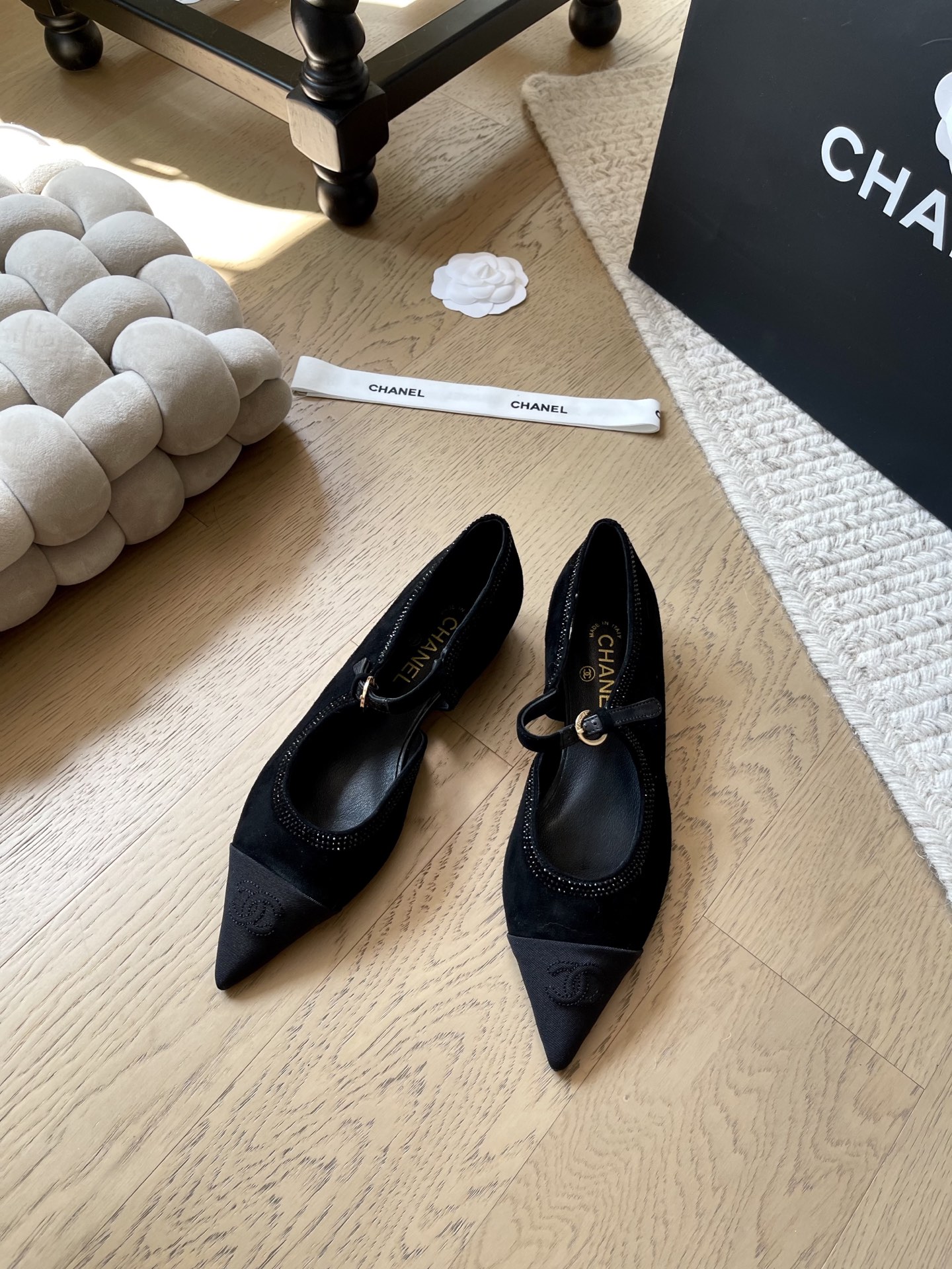 NO:442996,Chanel 25C new iron diamond pointed shoes top version!  First sale, suede upper, inner sheepskin, genuine leather outsole, size 35-41 '40 41 customization, no return or replacement', single shoes, chanel, sheepskin, chamois leather, Leather soles19860909Chanel 25C新款烫钻尖头单鞋 顶级版本！抢先发售 鞋面麂皮 内里羊皮 真皮大底 码数35-41 「40 41定制不退不换」,单鞋,chanel,sheepskin,chamois leather,Leather soles,Women's Shoes