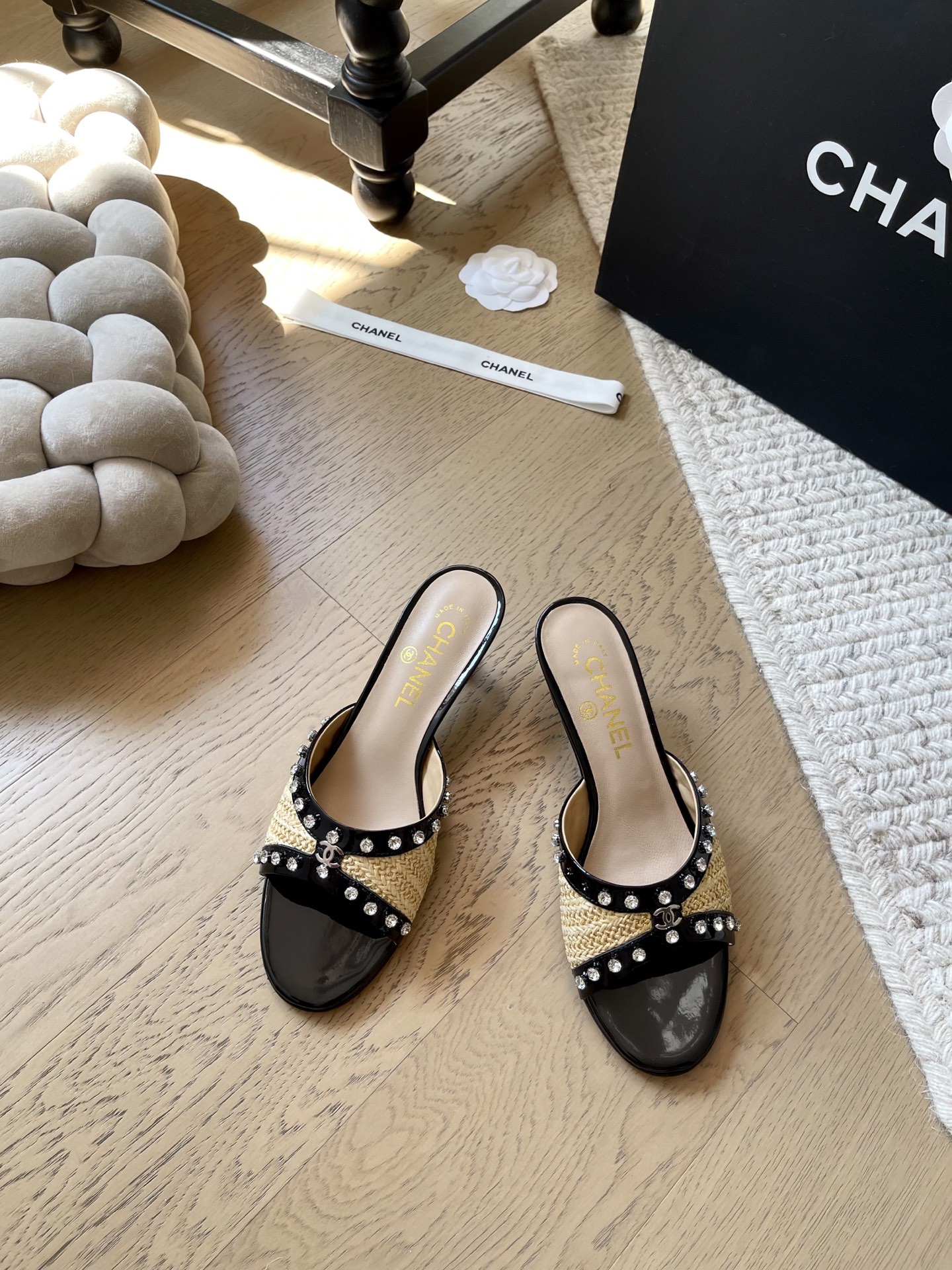 NO:446784,Chanel 25k new high heel diamond slippers!  Top version!  First sale, braided upper, drilled surface, footbed sheepskin, genuine leather outsole, size 35-40 '40 custom made, no return or exchange', high heels, chanel, high heels, slippers, sheepskin, Leather soles19860909Chanel 25k新款高跟钻拖鞋！ 顶级版本！抢先发售 鞋面编织钻面 垫脚羊皮 真皮大底 码数35-40 「40定做不退换」,高跟鞋拖鞋,chanel,high heels,slippers,sheepskin,Leather soles,Women's Shoes