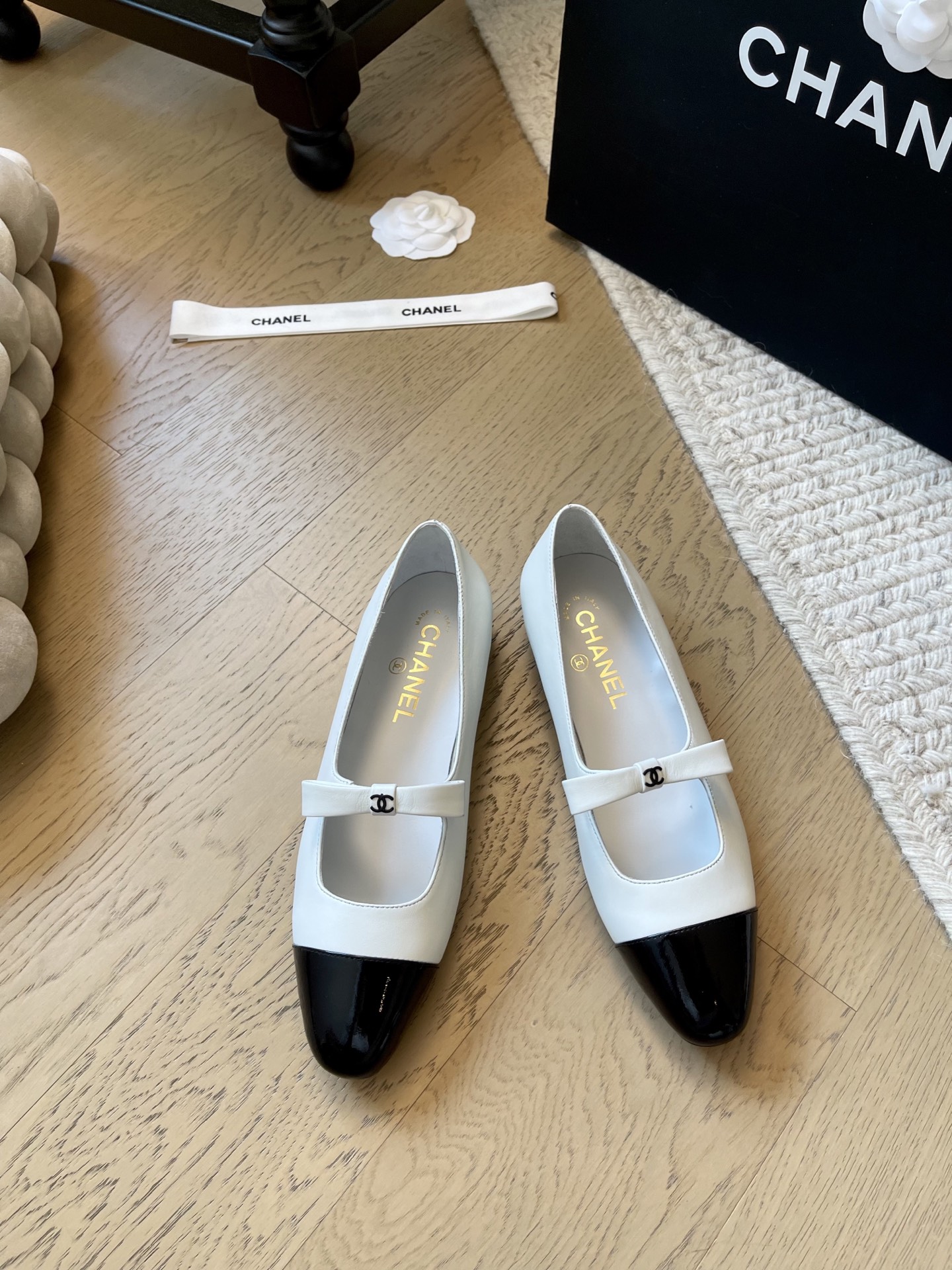 NO:446777,Chanel 25B new bow shoes!  Top version!  First sale, upper sheepskin footbed sheepskin genuine leather outsole size 35-41 '40 41 custom made no return and exchange', single shoes, chanel, sheepskin, Leather soles19860909Chanel 25B新款蝴蝶结单鞋！ 顶级版本！抢先发售 鞋面羊皮 垫脚羊皮 真皮大底 码数35-41「40 41定制不退换」,单鞋,chanel,sheepskin,Leather soles,Women's Shoes