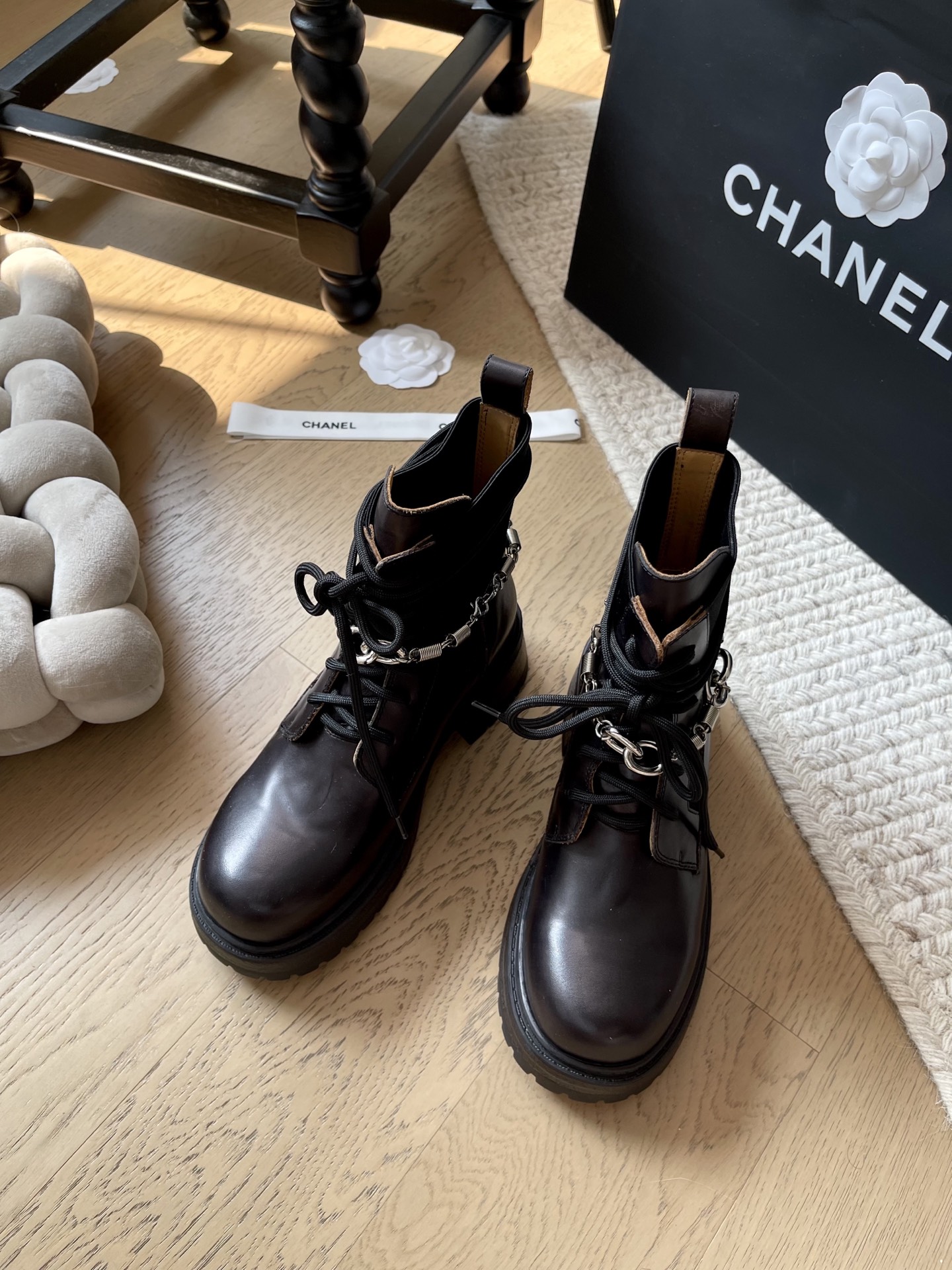 NO:446772,Chanel 25k new thick-soled Martin boots!  Top version!  First sale, cowhide upper, footbed sheepskin, non-slip sole, size 35-41, '40 41 custom, non-return and exchange', boots, chanel, boots, cowhide, sheepskin19860909Chanel 25k新款厚底马丁靴！ 顶级版本！抢先发售 鞋面牛皮 垫脚羊皮 防滑大底 码数35-41「40 41定制不退换」,靴子,chanel,boots,cowhide,sheepskin,Women's Shoes