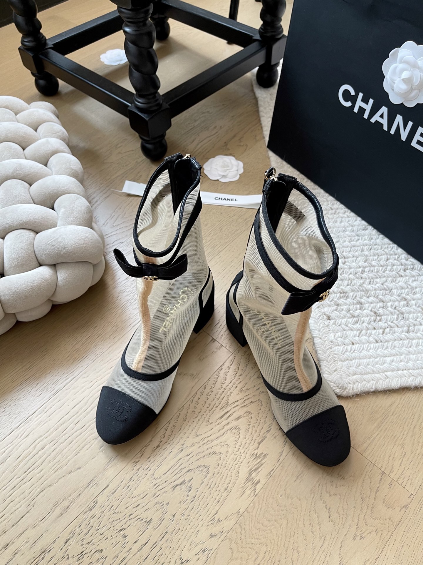 NO:448832,Chanel 25b new bow mesh boots top version!  First release, hot series, upper mesh, inner sheepskin, genuine leather sole, size 34-41 '34 40 41 Customized, no return or replacement', boots, chanel, boots, sheepskin, Leather soles19860909Chanel 25b新款蝴蝶结网纱短靴 顶级版本！抢先发售 爆款系列 鞋面网纱 内里羊皮 真皮大底 码数34-41 「34 40 41定制不退不换」,靴子,chanel,boots,sheepskin,Leather soles,Women's Shoes