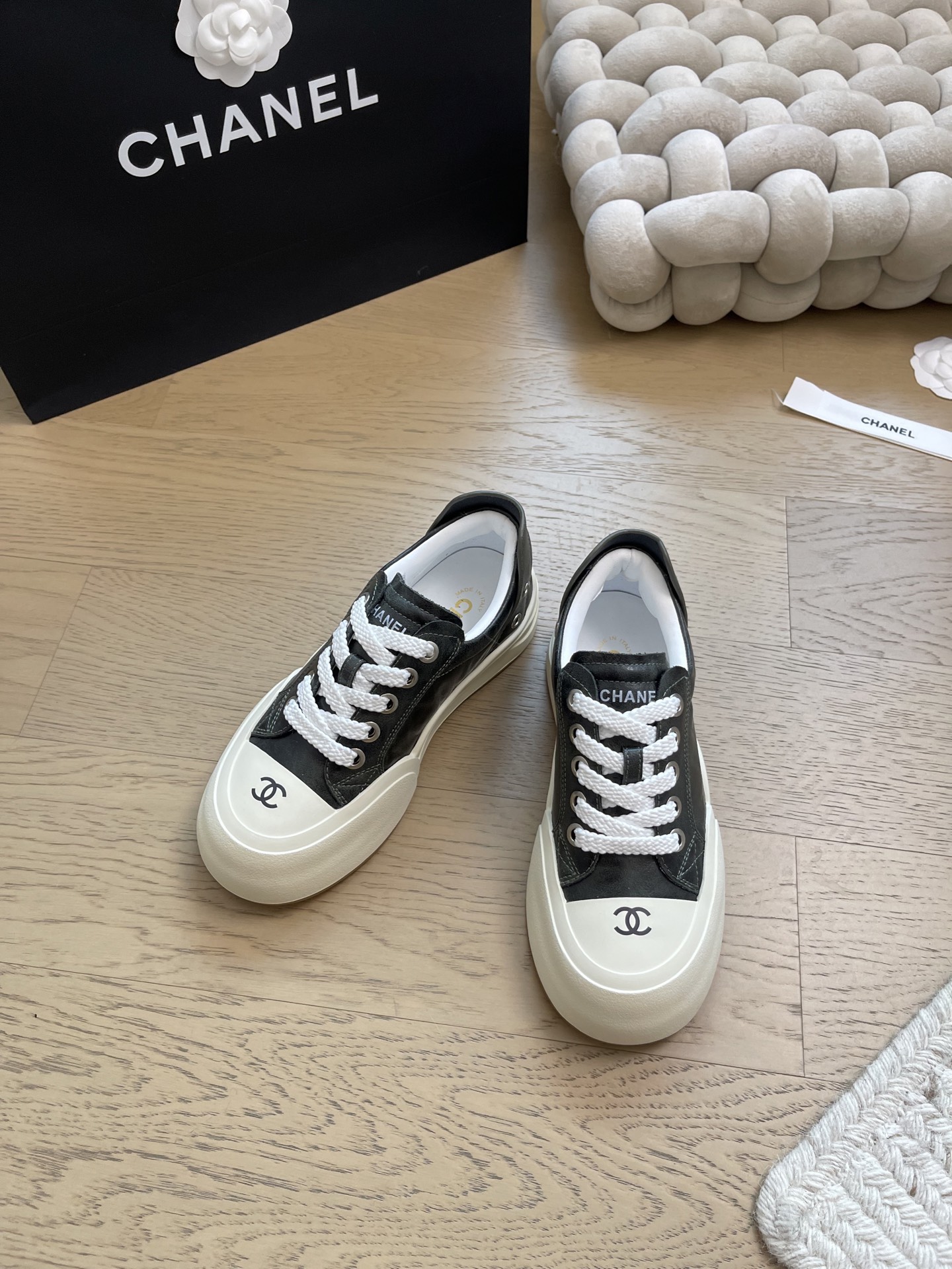NO:463846,Chanel 25C new sports and casual shoes top version!  First sale, original custom material of upper, sheepskin inner lining, original outsole, size 35-40 '40 customization, no return and exchange, casual shoes/sports shoes, chanel, sneakers, sheepskin19860909Chanel 25C新款运动休闲鞋 顶级版本！抢先发售 鞋面原版定制材料 羊皮内里 原版大底 码数35-40 「40定制不退换,休闲鞋/运动鞋,chanel,sneakers,sheepskin,Women's Shoes