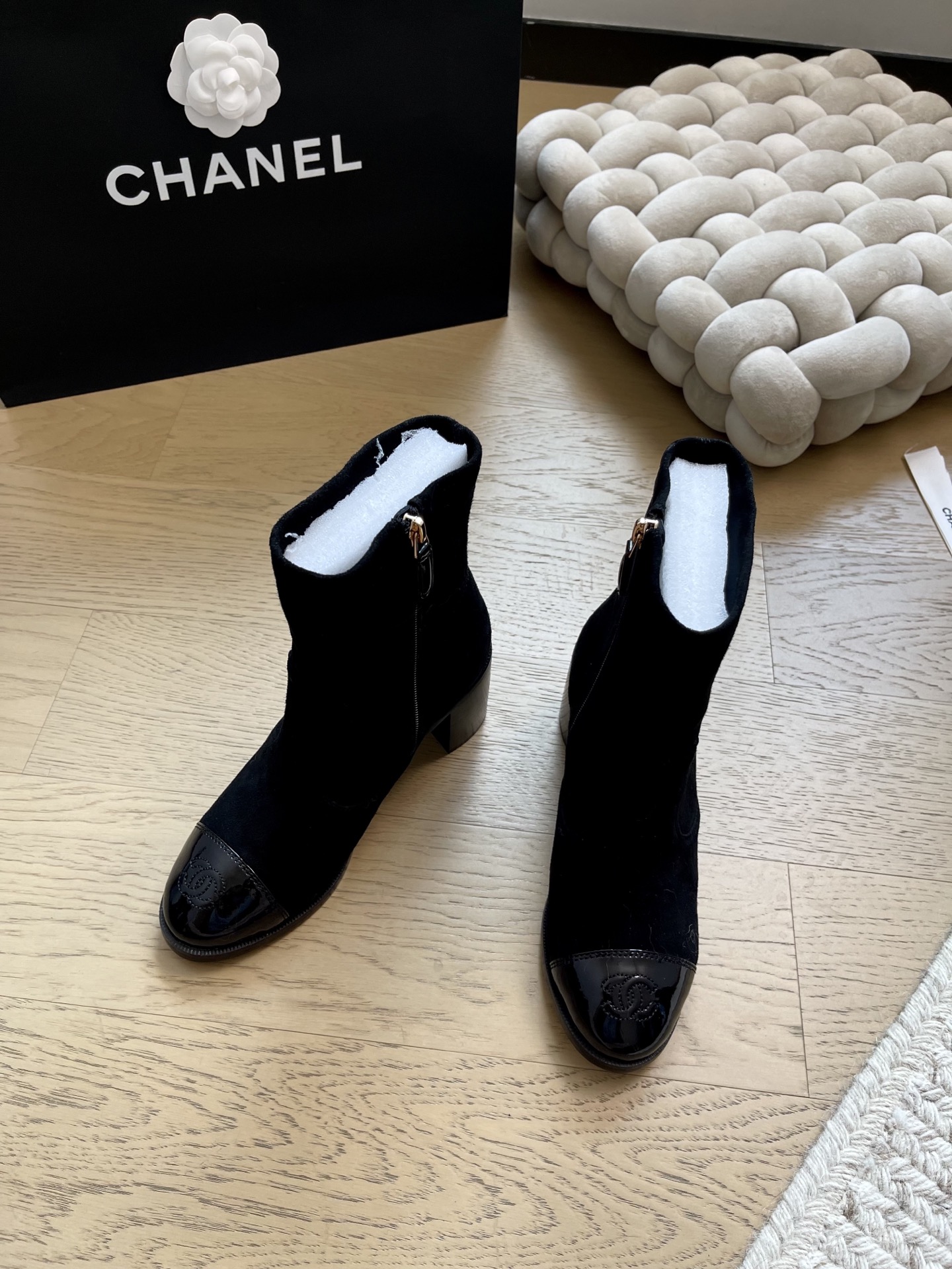 NO:480802,Chanel 25k new long and short boot series!  Top version!  First sale, upper wrinkled patent leather/sheepskin inner sheepskin leather outsole size 34-41 '34 40 41 customization without return or replacement', boots, chanel, boots, sheepskin, Leather soles19860909Chanel 25k新款长短靴系列！ 顶级版本！抢先发售 鞋面皱漆皮/羊皮 内里羊皮 真皮大底 码数34-41 「34 40 41定制不退不换」,靴子,chanel,boots,sheepskin,Leather soles,Women's Shoes