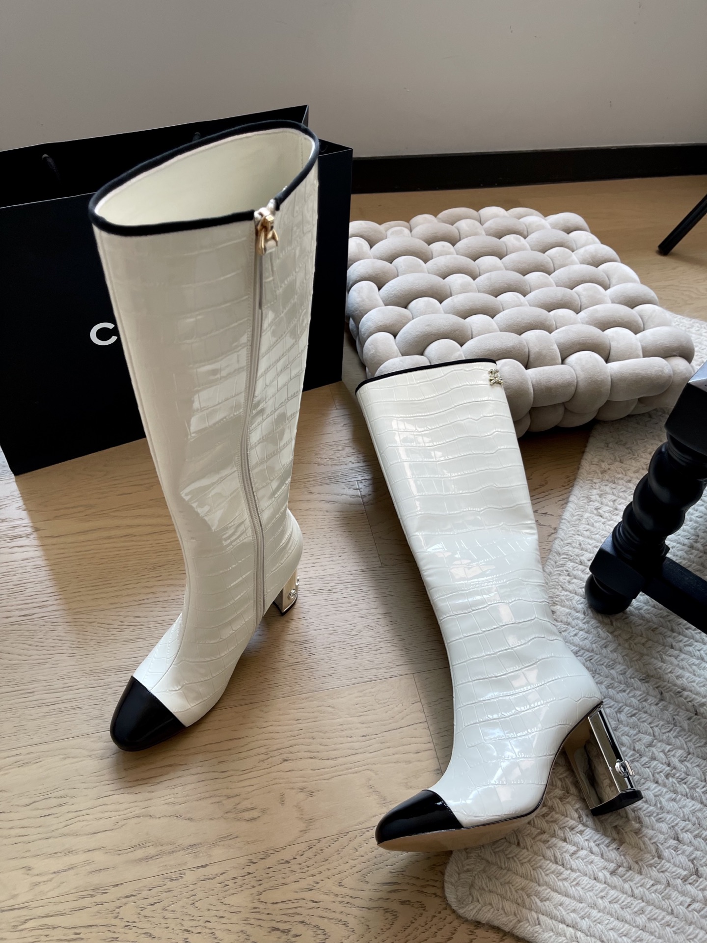 NO:592813,Chanel 25A new thick heel series long boots!  Top version!  Early sale, private model hardware, genuine leather outsole, upper cowhide, inner sheepskin, size 35-40, '40 non-returnable, no exchange', boots, chanel, boots, cowhide, sheepskin, Leather soles19860909Chanel 25A新款粗跟系列长短靴！ 顶级版本！抢先发售 私模五金 真皮大底 鞋面牛皮 内里羊皮 码数35-40 「40不退不换」,靴子,chanel,boots,cowhide,sheepskin,Leather soles,Women's Shoes