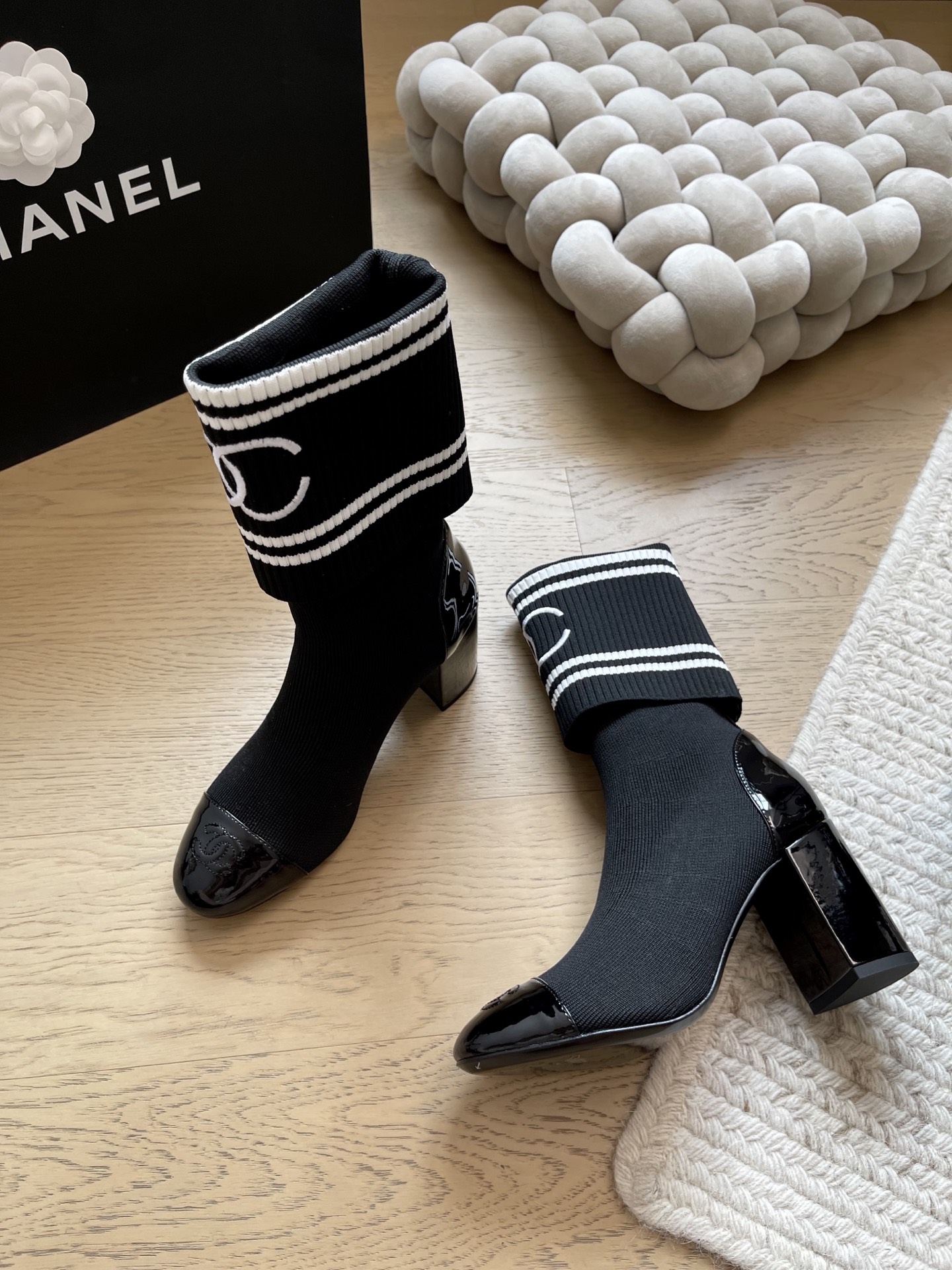 NO:592792,Chanel 25K new elastic socks thick heel boots!  Top version!  Early release, upper flying woven fabric, original outsole, size 35-40, '40 customized, non-returnable, non-exchangeable', boots, chanel, boots19860909Chanel 25K新款弹力袜粗跟靴！ 顶级版本！抢先发售 鞋面飞织面料 原版大底 码数35-40 「40定制不退不换」,靴子,chanel,boots,Women's Shoes