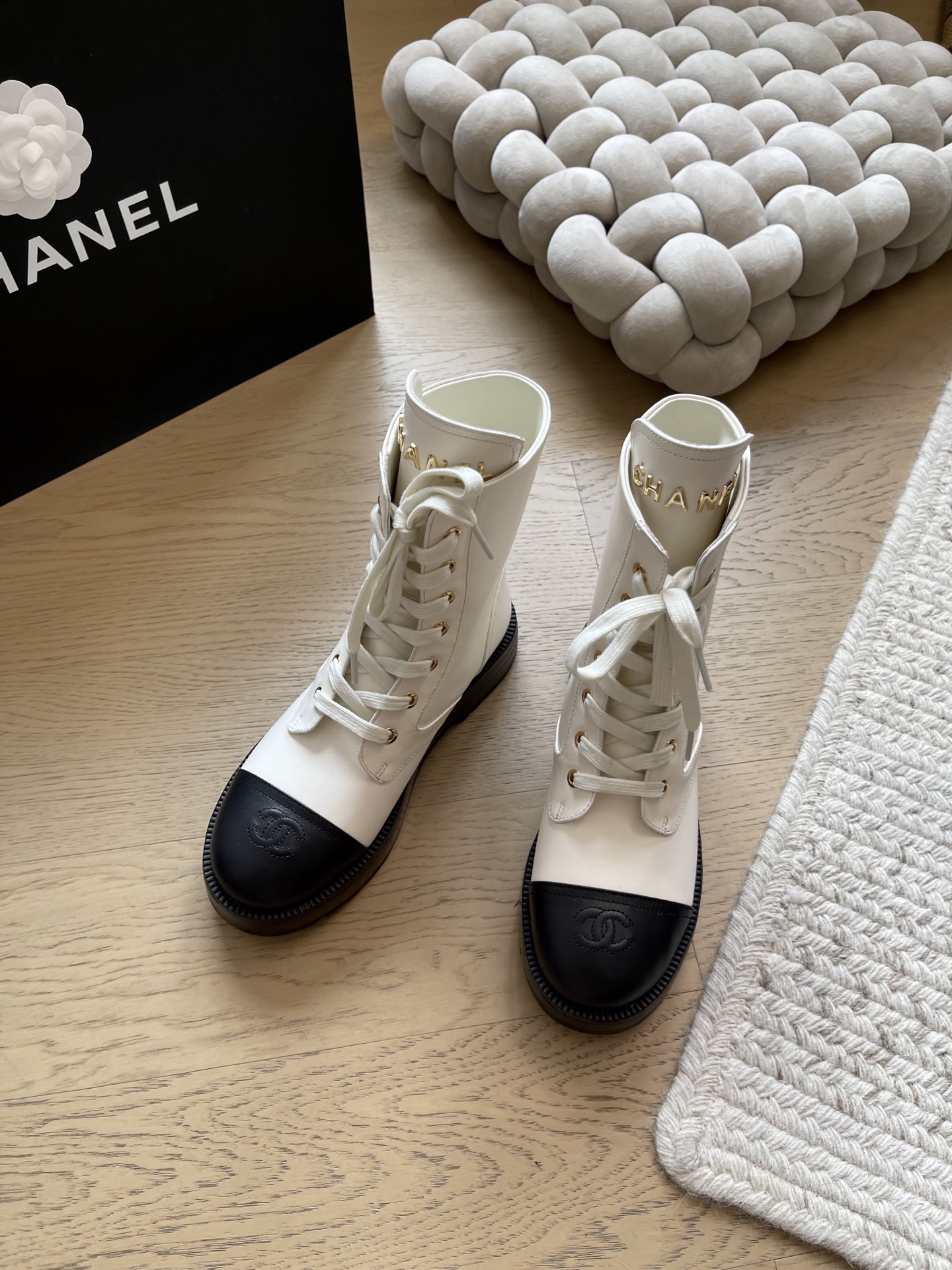 NO:592795,Chanel 25K new thick-soled short boots!  Top version!  Early sale, upper cloth/sheepskin, inner sheepskin, original outsole, size 35-40, '40 customization, non-returnable, non-exchangeable', boots, chanel, boots, sheepskin19860909Chanel 25K新款厚底短靴！ 顶级版本！抢先发售 鞋面布面/羊皮 内里羊皮 原版大底 码数35-40 「40定制不退不换」,靴子,chanel,boots,sheepskin,Women's Shoes