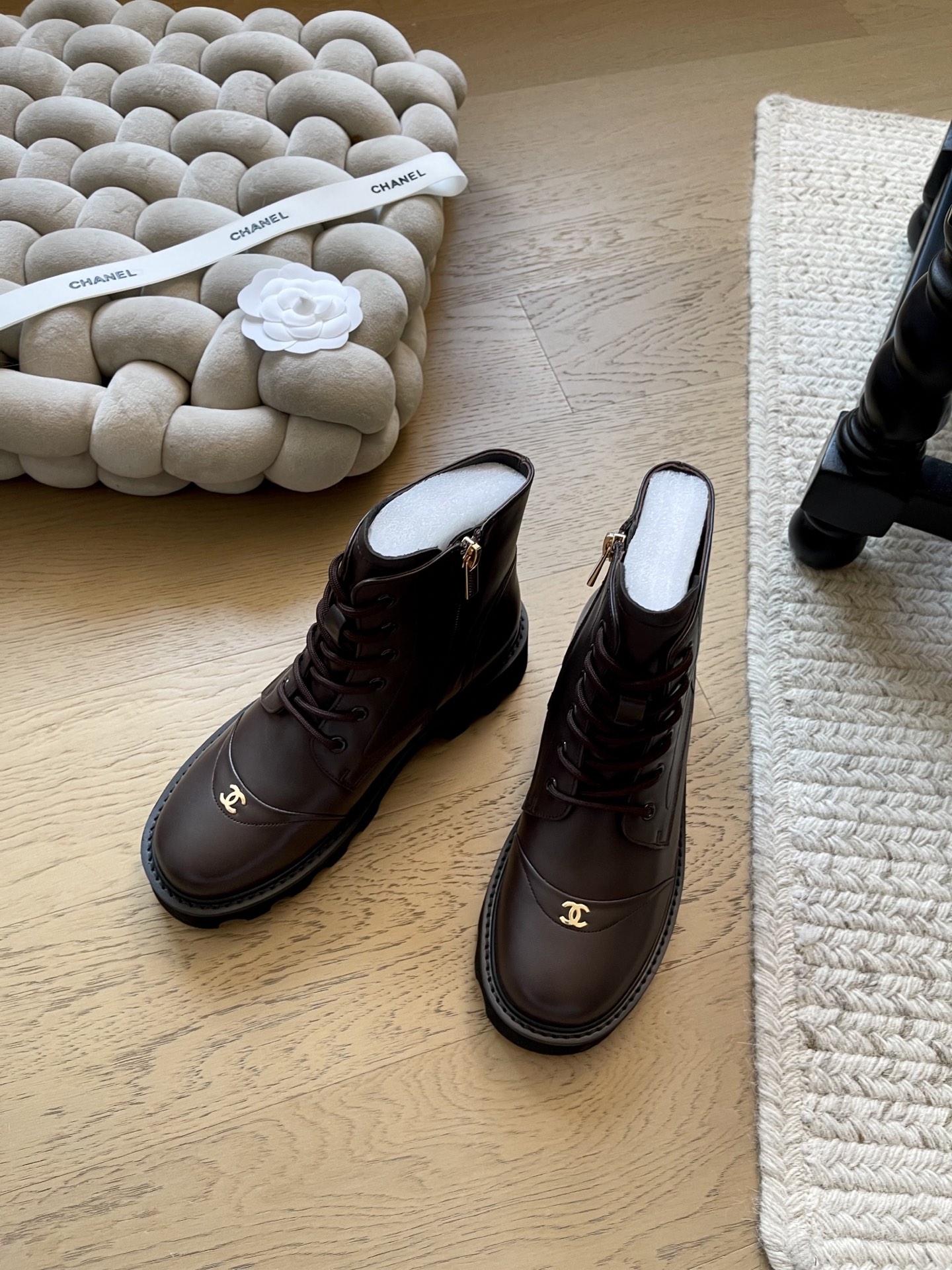 NO:648497,Chanel 25K new autumn and winter short boots!  Top version!  Early sale, full cowhide upper, sheepskin lining, original outsole, size 34-41 '34 40 41 customized, non-returnable, non-exchangeable', boots, chanel, boots, cowhide, sheepskin19860909Chanel 25K秋冬新款短靴！ 顶级版本！抢先发售 鞋面全牛皮 内里羊皮 原版大底 码数34-41「34 40 41定制不退不换」,靴子,chanel,boots,cowhide,sheepskin,Women's Shoes