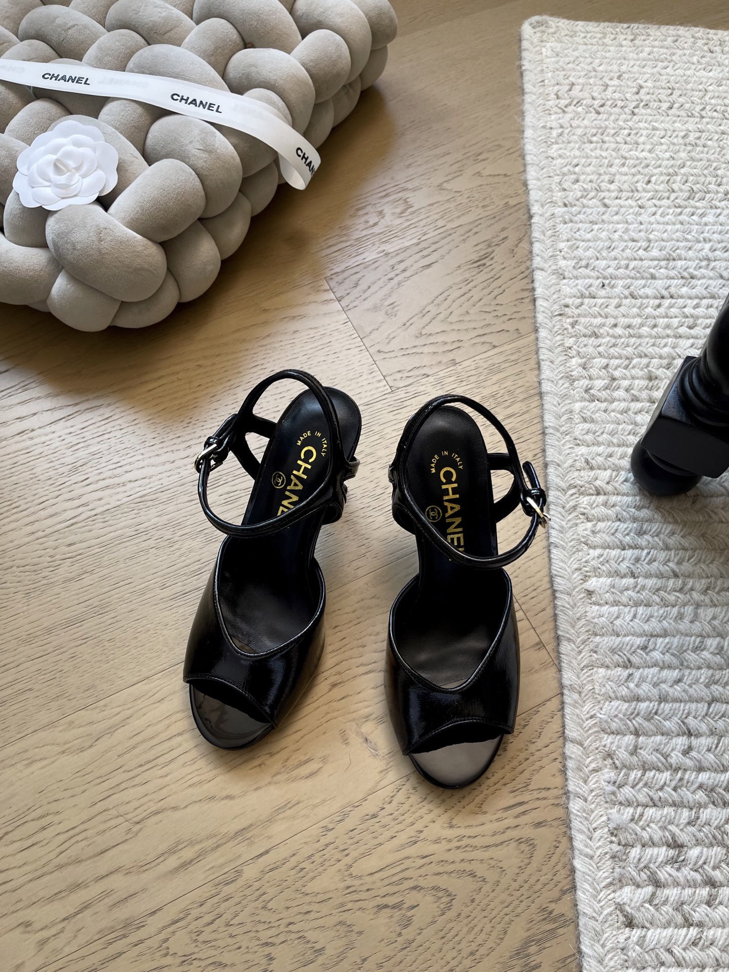 NO:705589,Chanel 26c new early spring high heels!  Top version!  Early sale 8cm height increase, upper sheepskin/rhinestone surface, padding sheepskin, genuine leather outsole, size 34-41 '34 40 41 customized, non-refundable', high heels sandals, chanel, sandals, high heels, sheepskin, Leather soles19860909Chanel 26c早春新款高跟鞋！ 顶级版本！抢先发售 8cm增高 鞋面羊皮/水钻面 垫脚羊皮 真皮大底 码数34-41 「34 40 41定制不退不换」,高跟鞋凉鞋,chanel,sandals,high heels,sheepskin,Leather soles,Women's Shoes