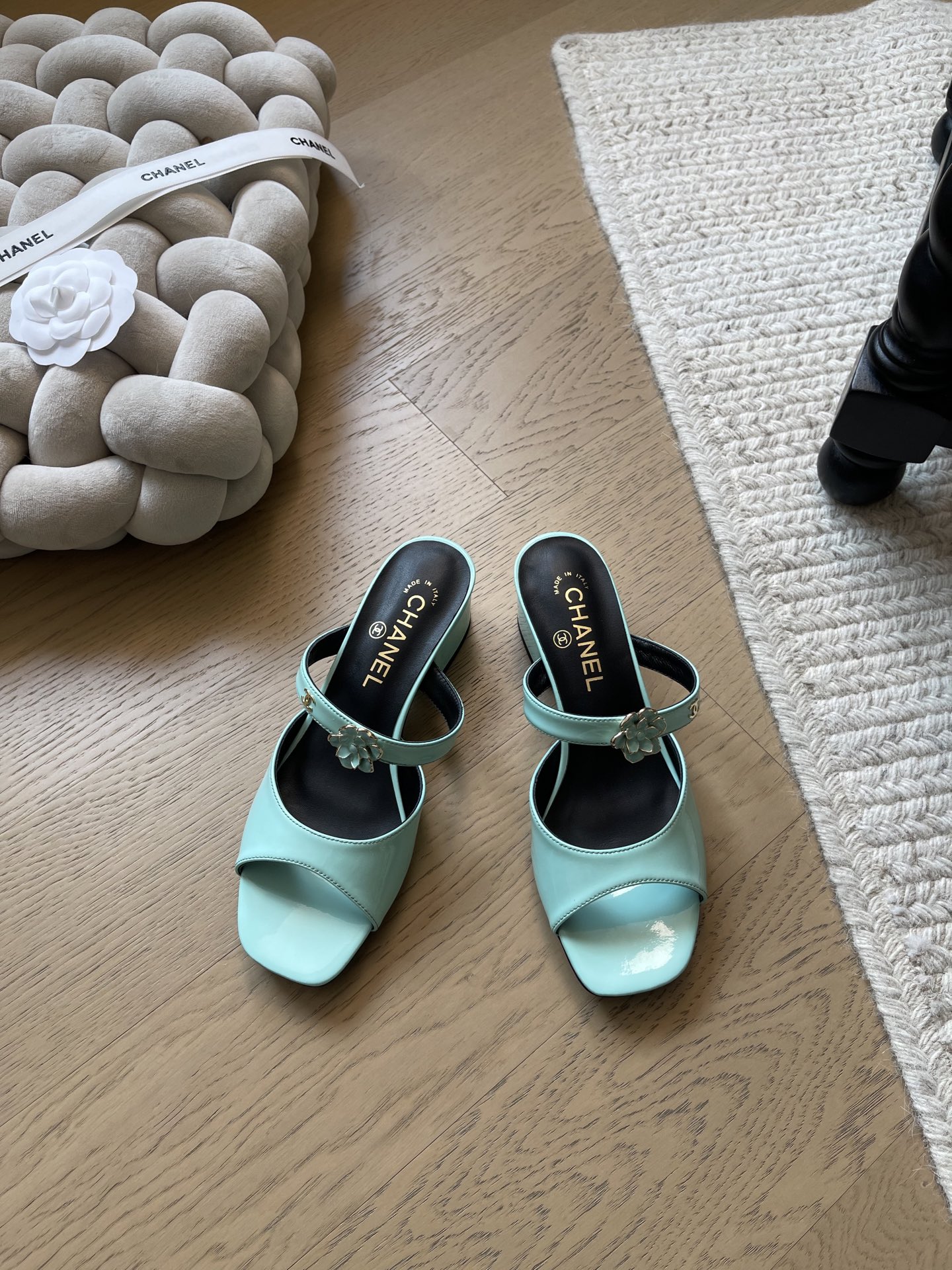 NO:723935,Chanel early spring patent leather high heels!  Top version!  Early sale Patent leather upper, sheepskin for pads, genuine leather outsole Size 35-39 (other sizes are not returnable for customization), high heels and slippers, chanel, high heels, slippers, sheepskin, Leather soles19860909Chanel 早春款漆皮高跟鞋！ 顶级版本！抢先发售 鞋面漆皮 垫脚羊皮 真皮大底 码数 35-39(其他码数定制不退换）,高跟鞋拖鞋,chanel,high heels,slippers,sheepskin,Leather soles,Women's Shoes