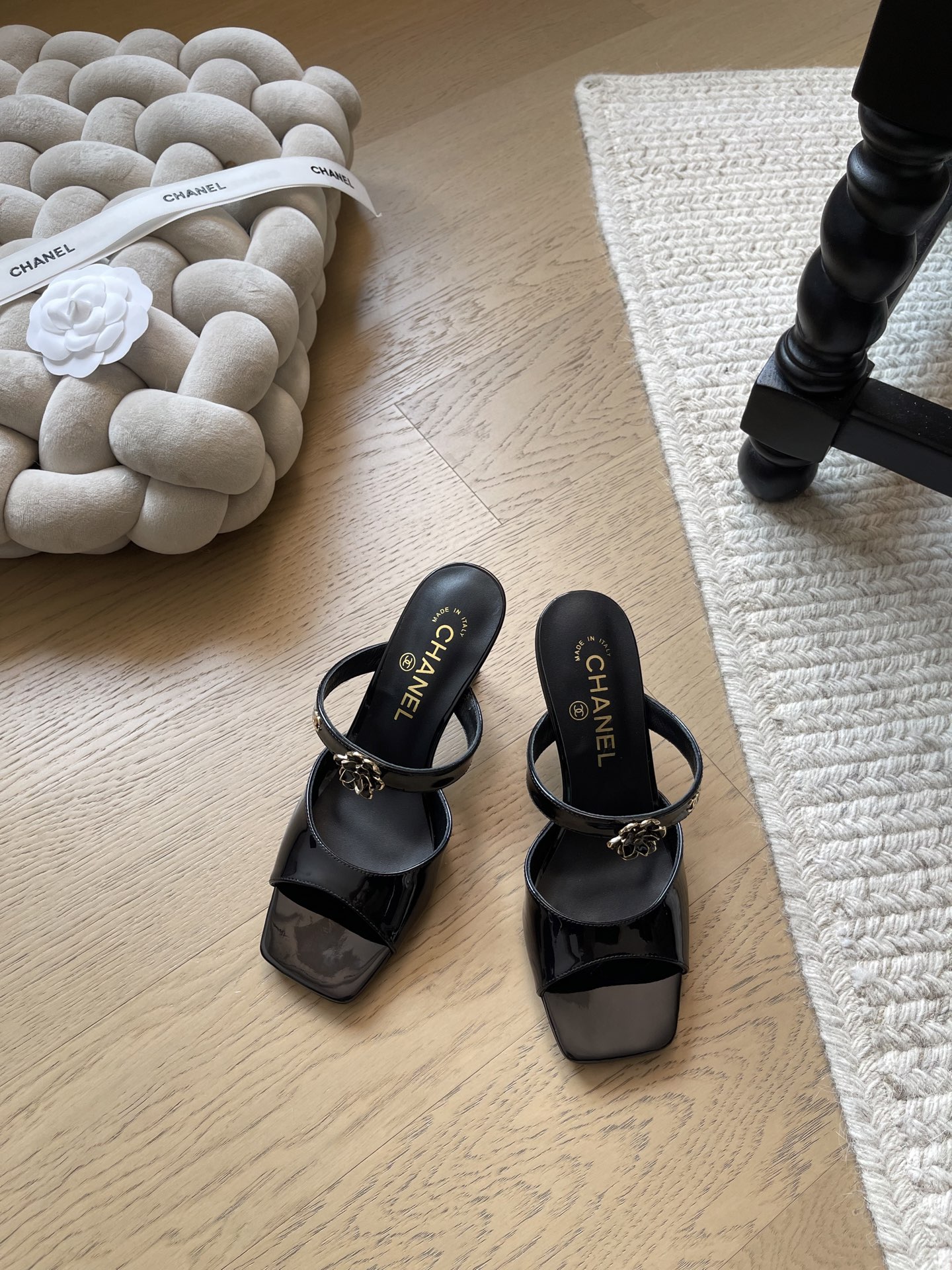 NO:723941,Chanel early spring patent leather high heels!  Top version!  Early sale Patent leather upper, sheepskin for pads, genuine leather outsole Size 35-39 (other sizes are not returnable for customization), high heels and slippers, chanel, high heels, slippers, sheepskin, Leather soles19860909Chanel 早春款漆皮高跟鞋！ 顶级版本！抢先发售 鞋面漆皮 垫脚羊皮 真皮大底 码数 35-39(其他码数定制不退换）,高跟鞋拖鞋,chanel,high heels,slippers,sheepskin,Leather soles,Women's Shoes