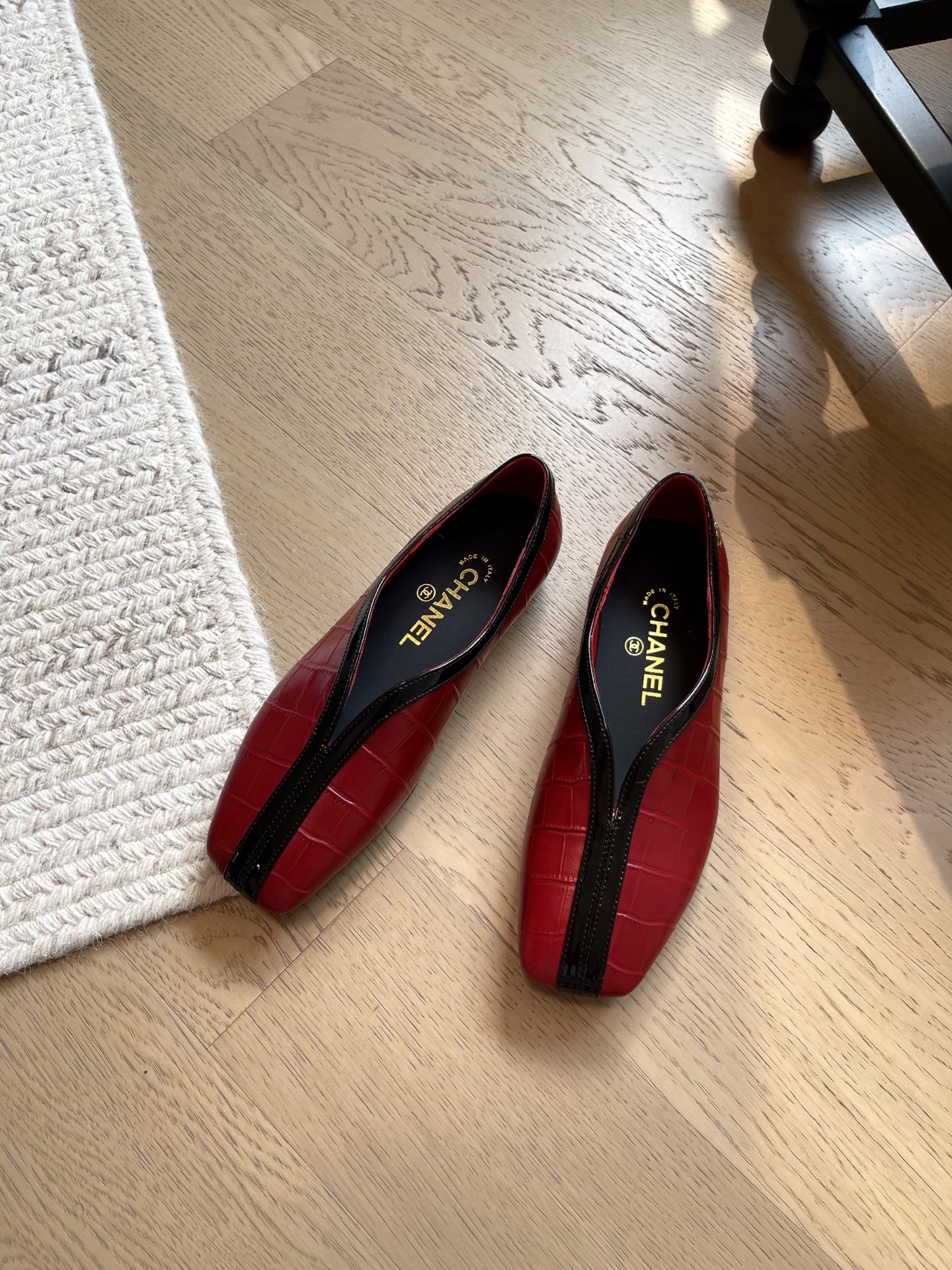 NO:786298,Chanel's new early spring flat shoes, the top version!  Sheepskin upper, sheepskin foot pads, leather outsole!  Size 34-41 '34 40 41 customized, non-refundable and non-exchangeable', single shoes, chanel, sheepskin, Leather soles19860909Chanel 早春新款平底单鞋 顶级版本！ 鞋面羊皮 垫脚羊皮 真皮大底！ 码数34-41「34 40 41定制不退不换」,单鞋,chanel,sheepskin,Leather soles,Women's Shoes