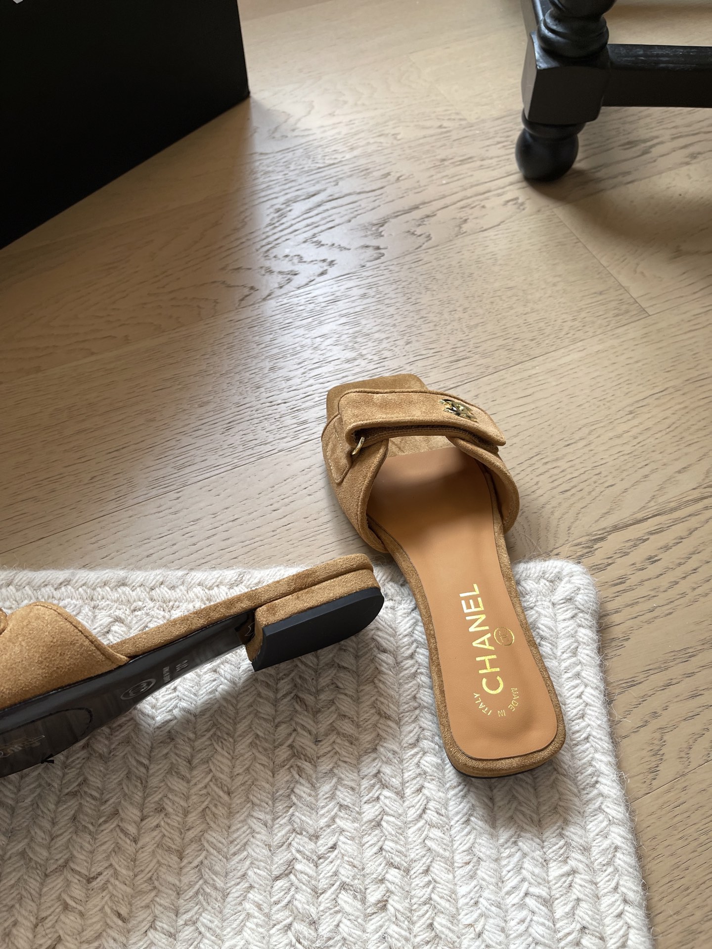 Chanel Slides